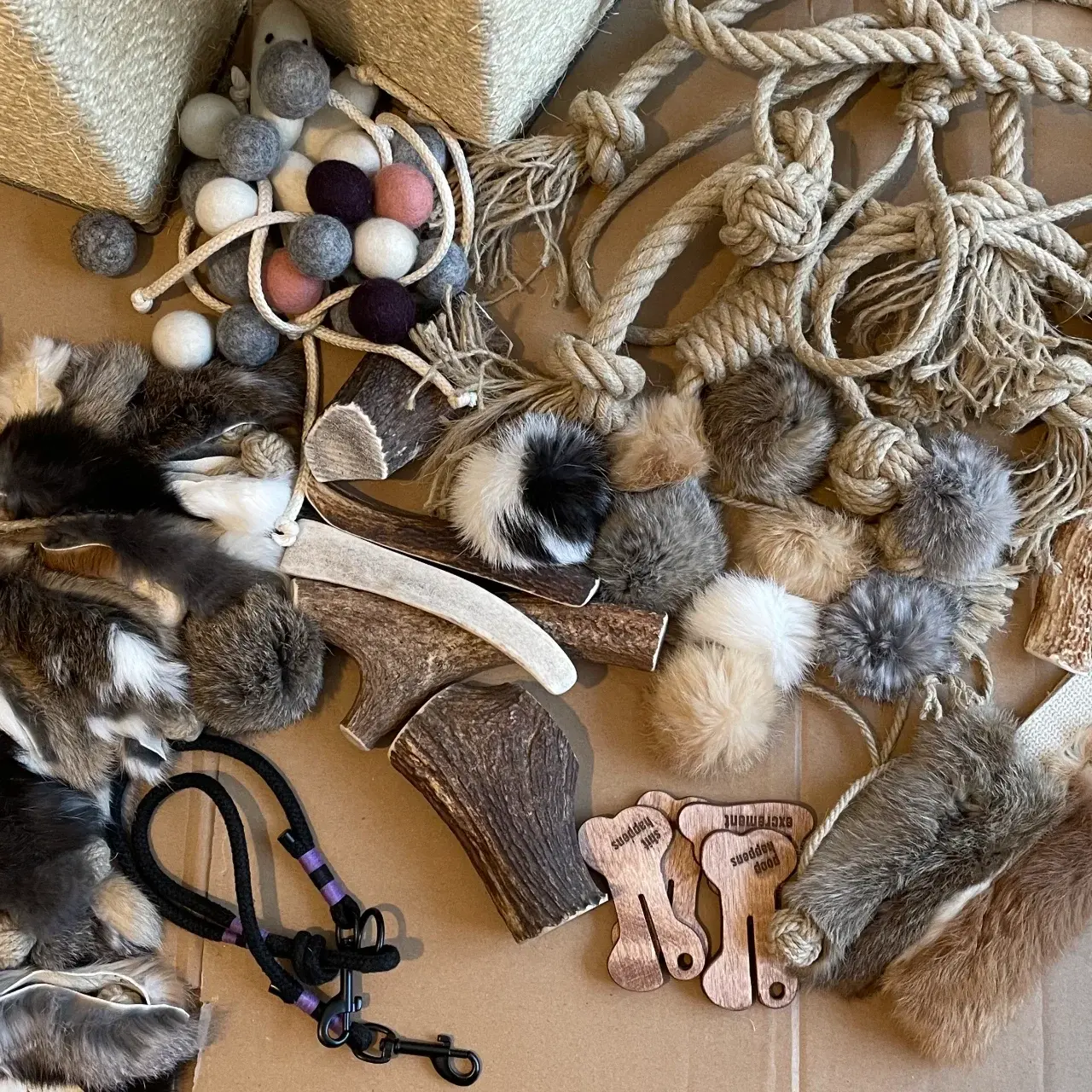PAWSOME PET TOYS