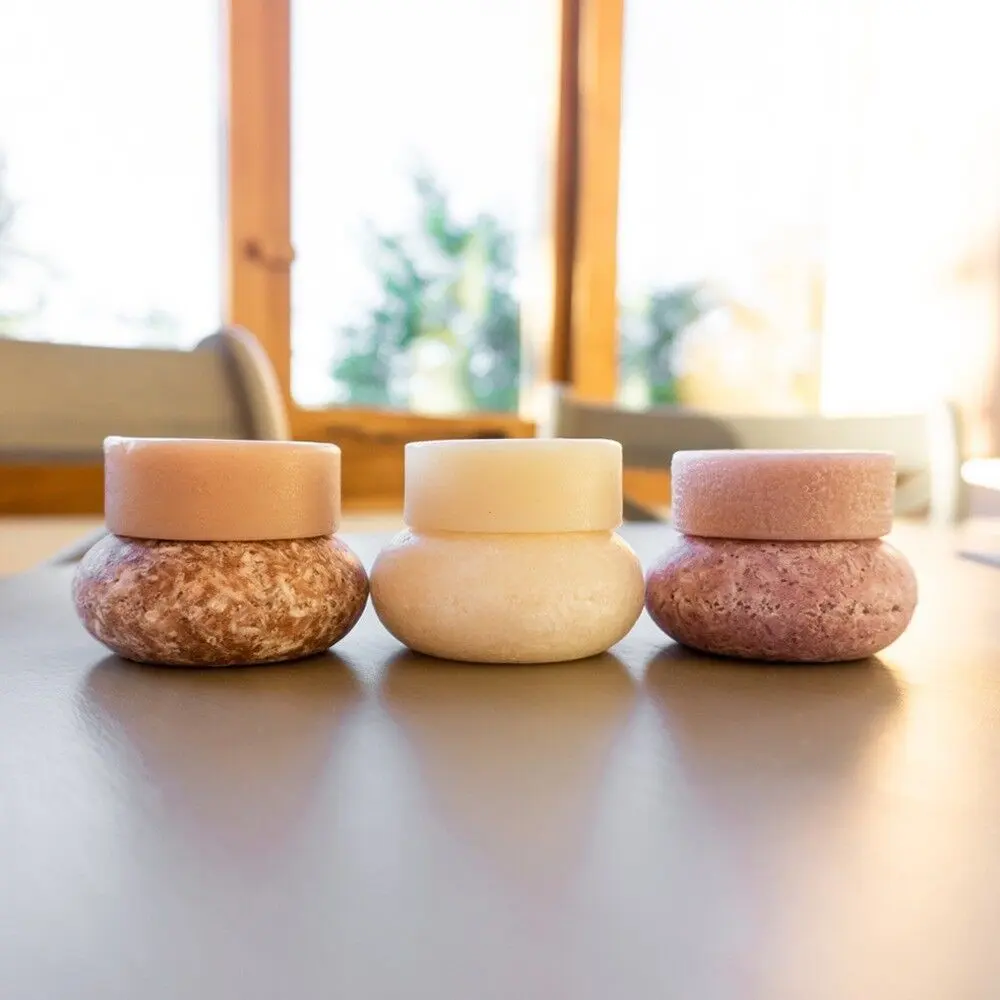 nope. shampoo & conditioner bars