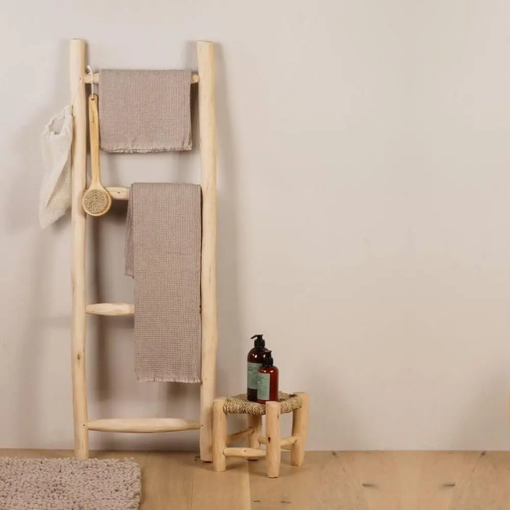 Échelle porte-serviettes artisanale en bois de citronnier – Naturelle 150 cm
