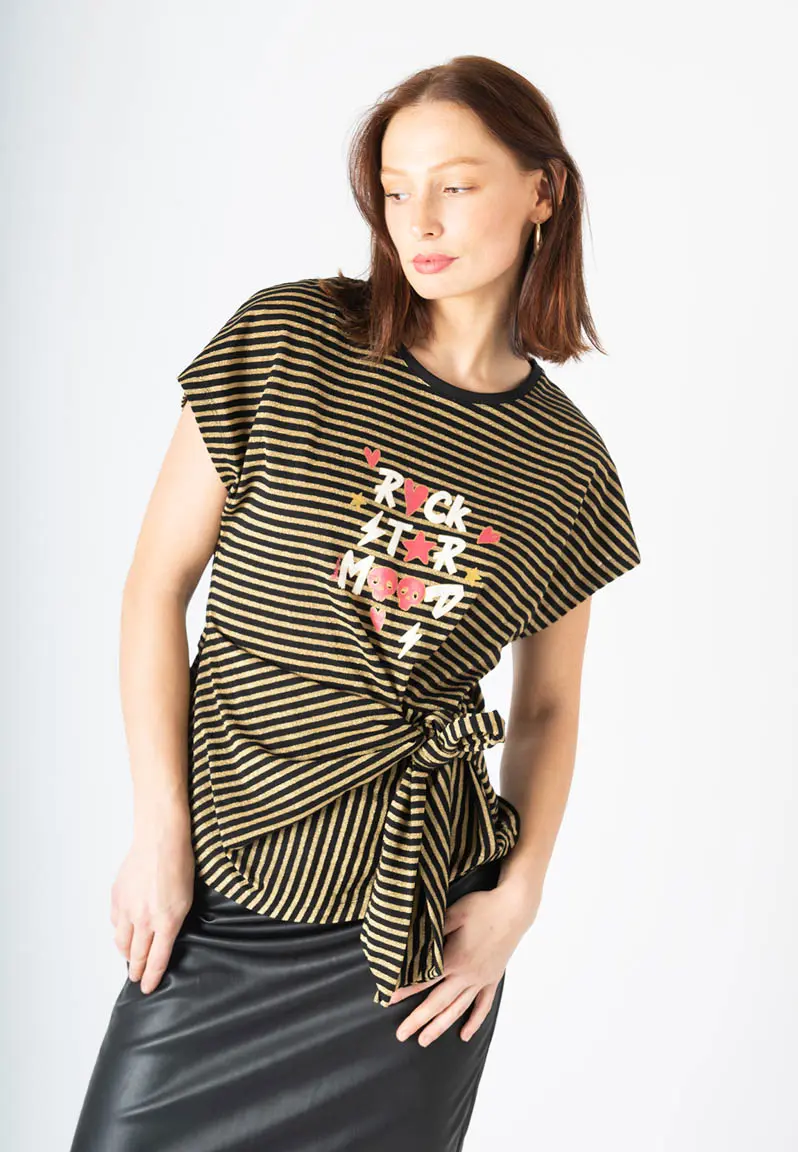 Camiseta a rayas con estampado de estrella de rock