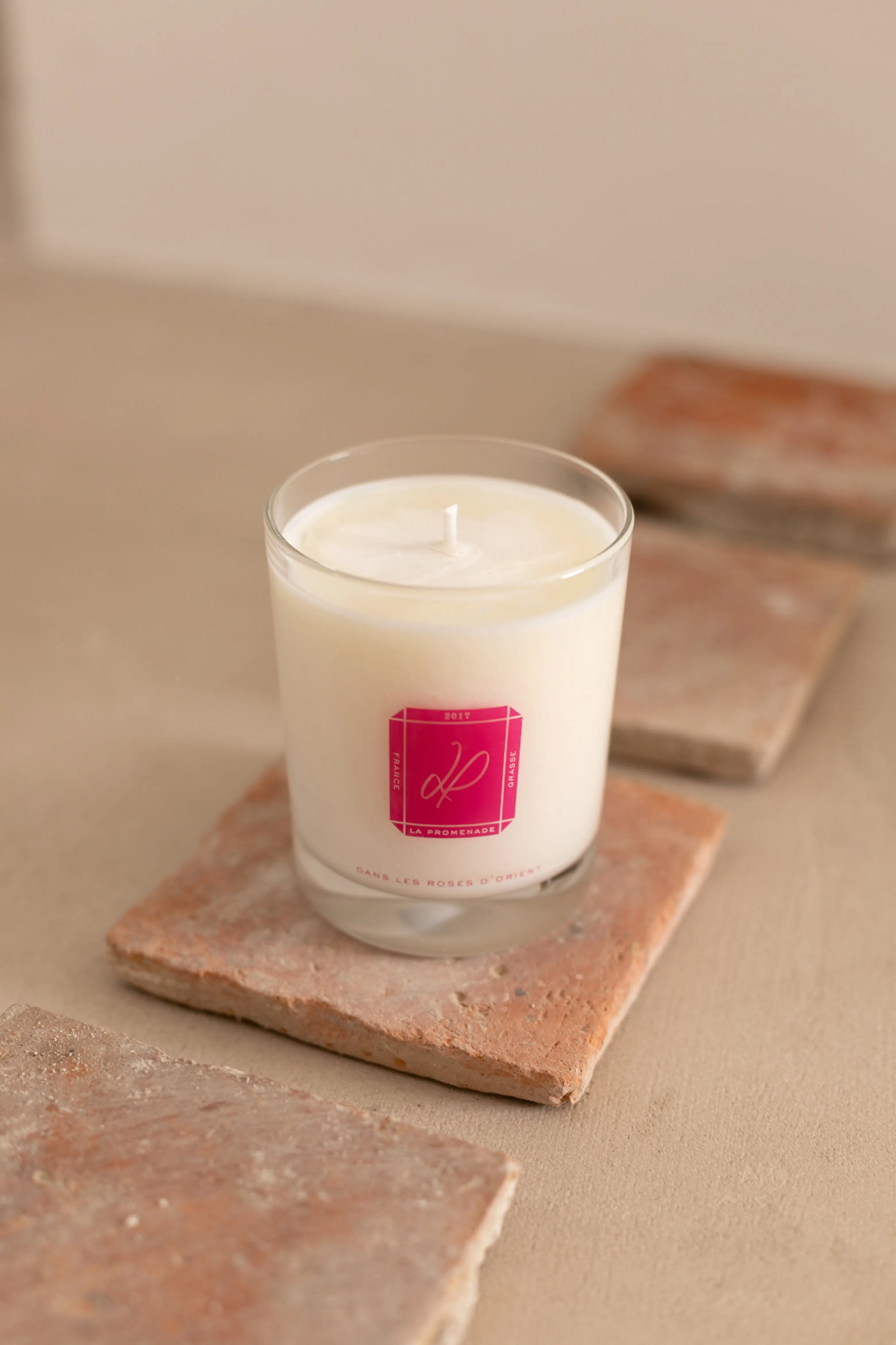 Bougie parfumée - Dans les roses d'Orient (cire 100% végétale) - 180g
