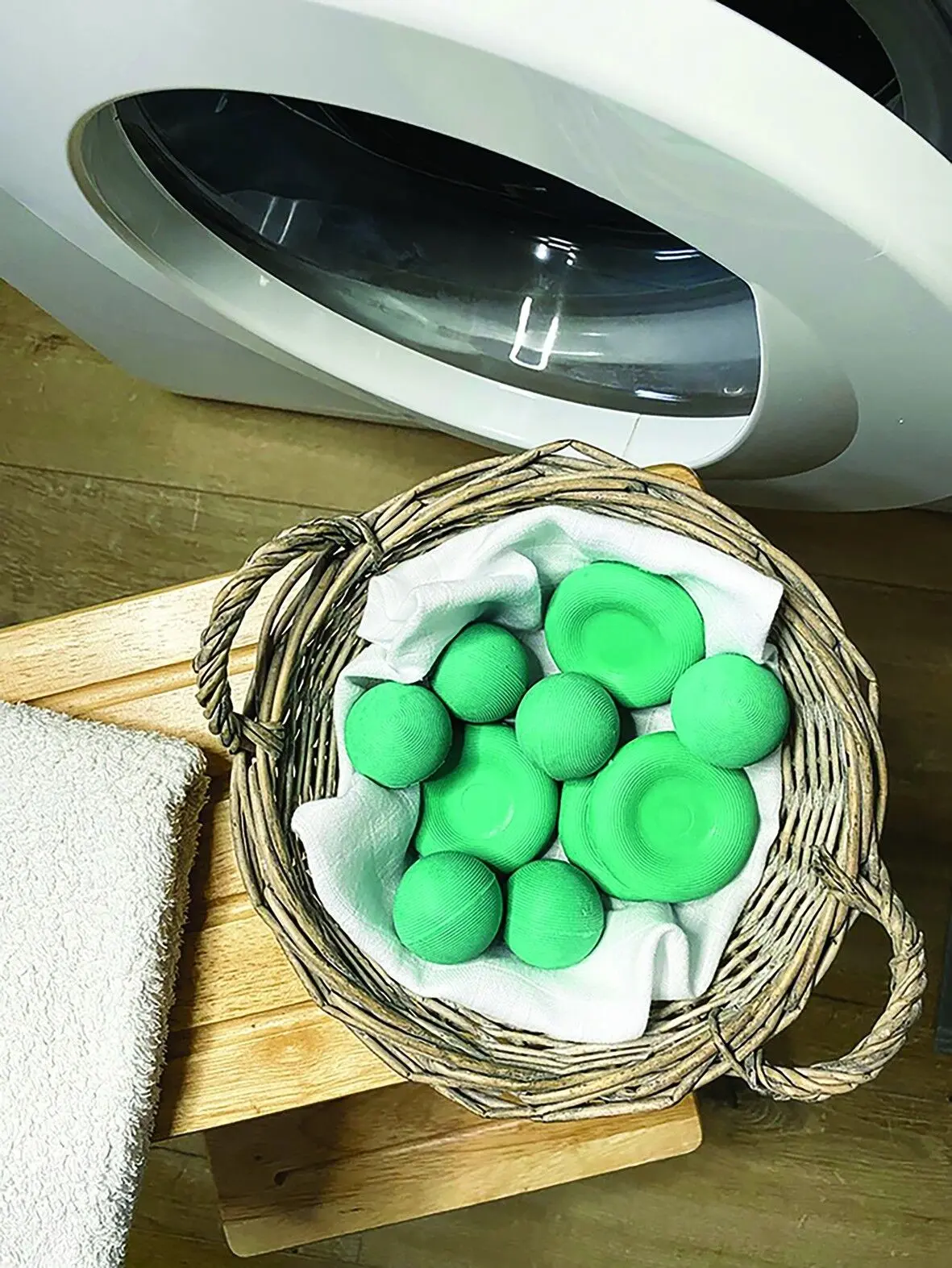 Lot de 6 balles et 4 battoirs de lavage
