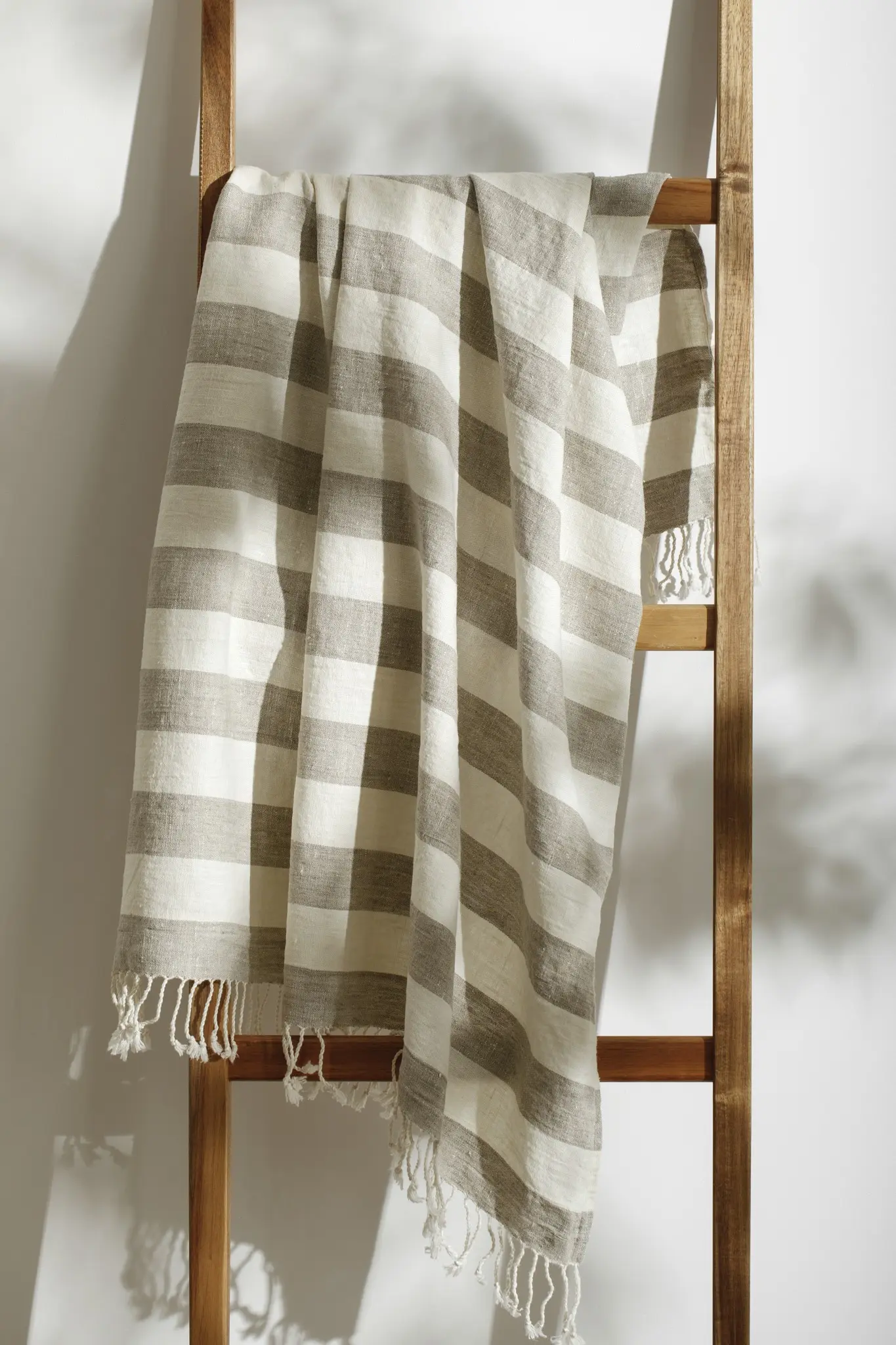 Linen Beach Towel / Natural stripes
