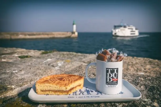 BRETON CARAMEL CAKE