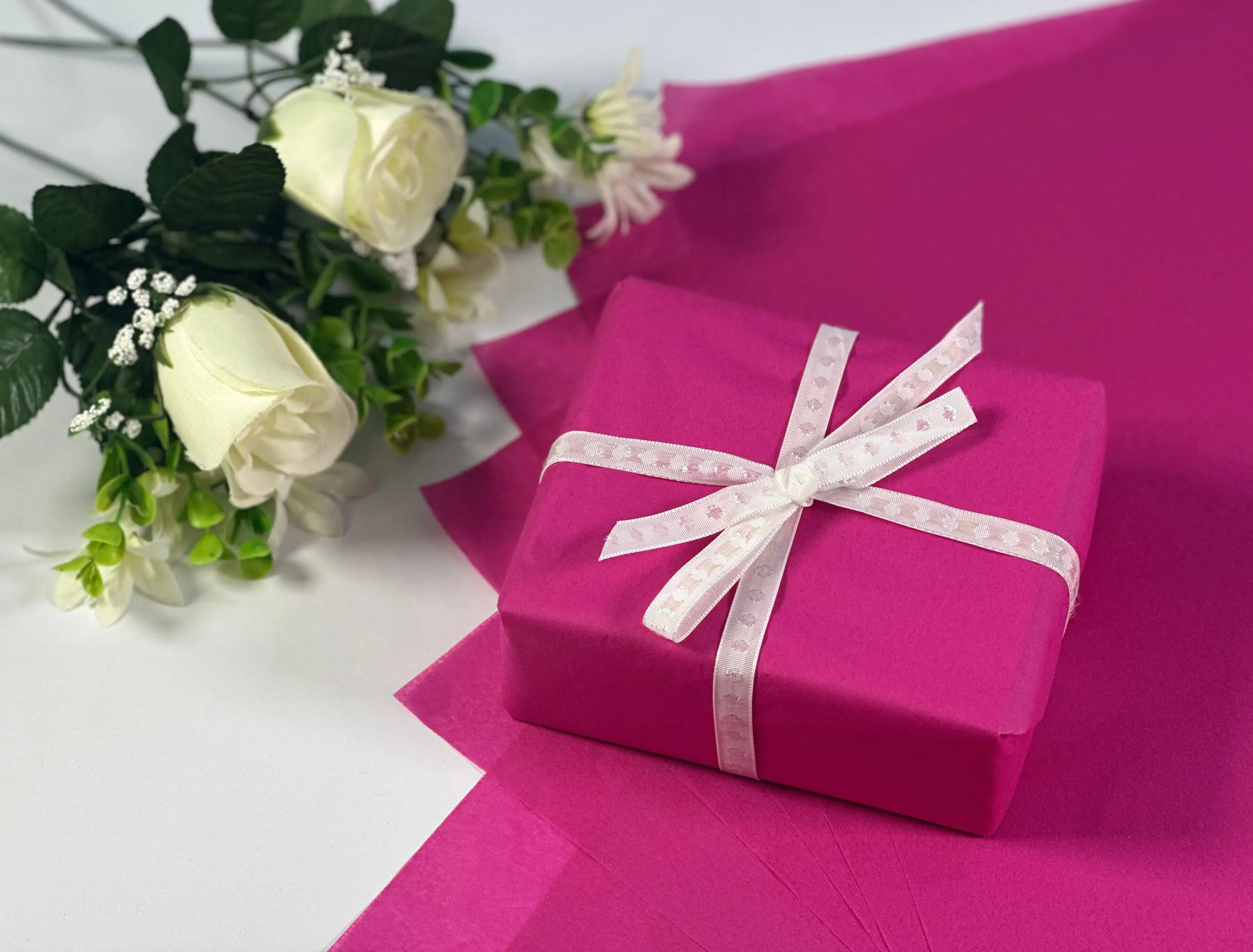 Pink Tissue Paper Bright - 50 Sheets 50cm x 75cm | Eco Packaging