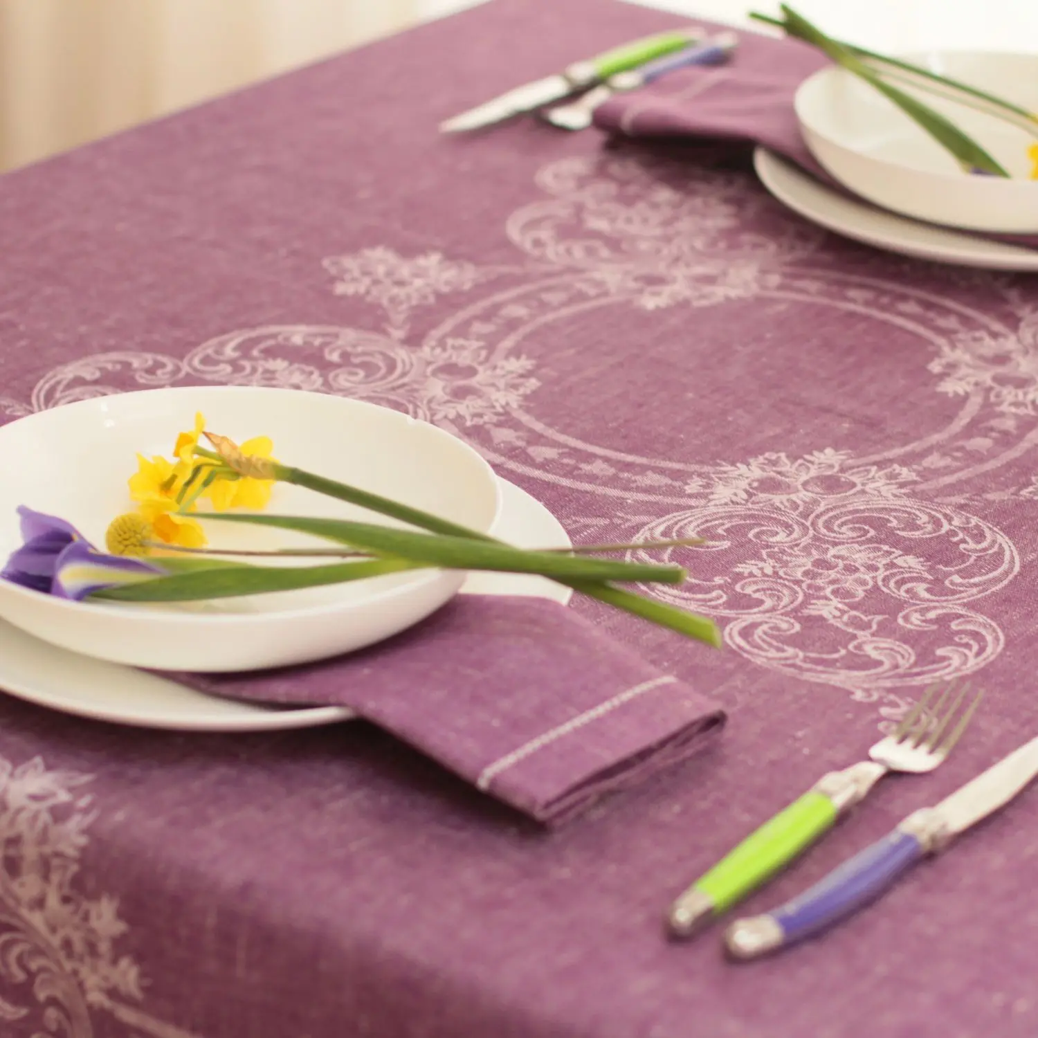 French melody – meadow violet – 170 x 310cm