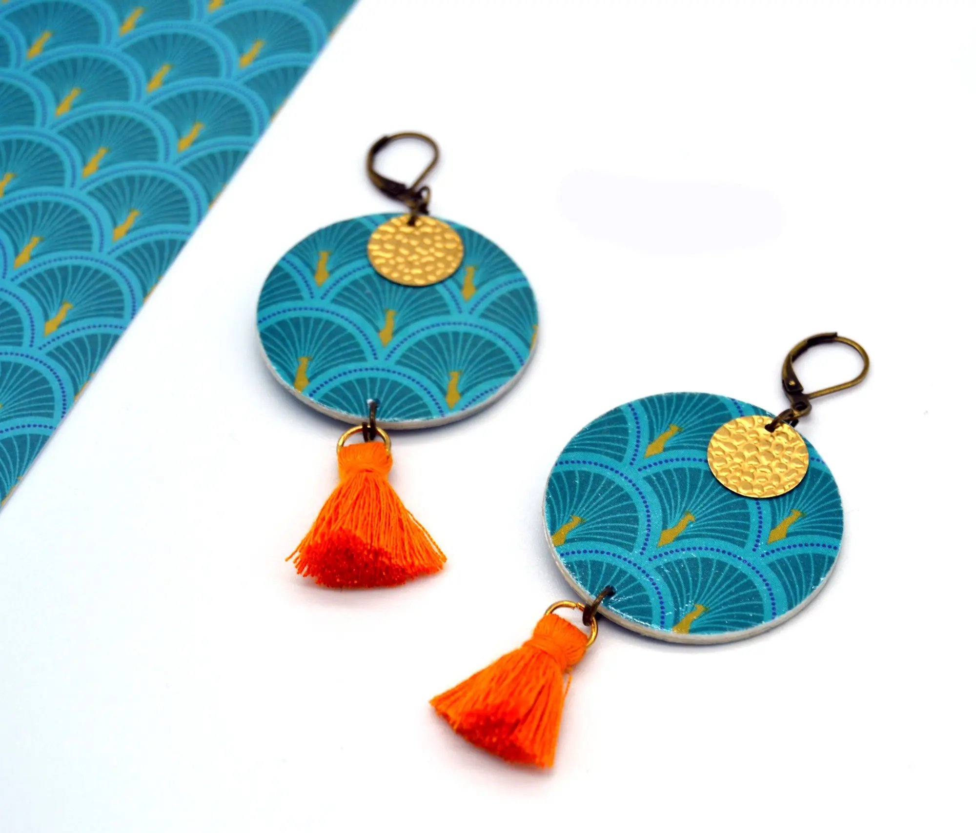Dormeuses earrings peacock blue gold orange pompoms exotic jewel original resin scrapbooking paper