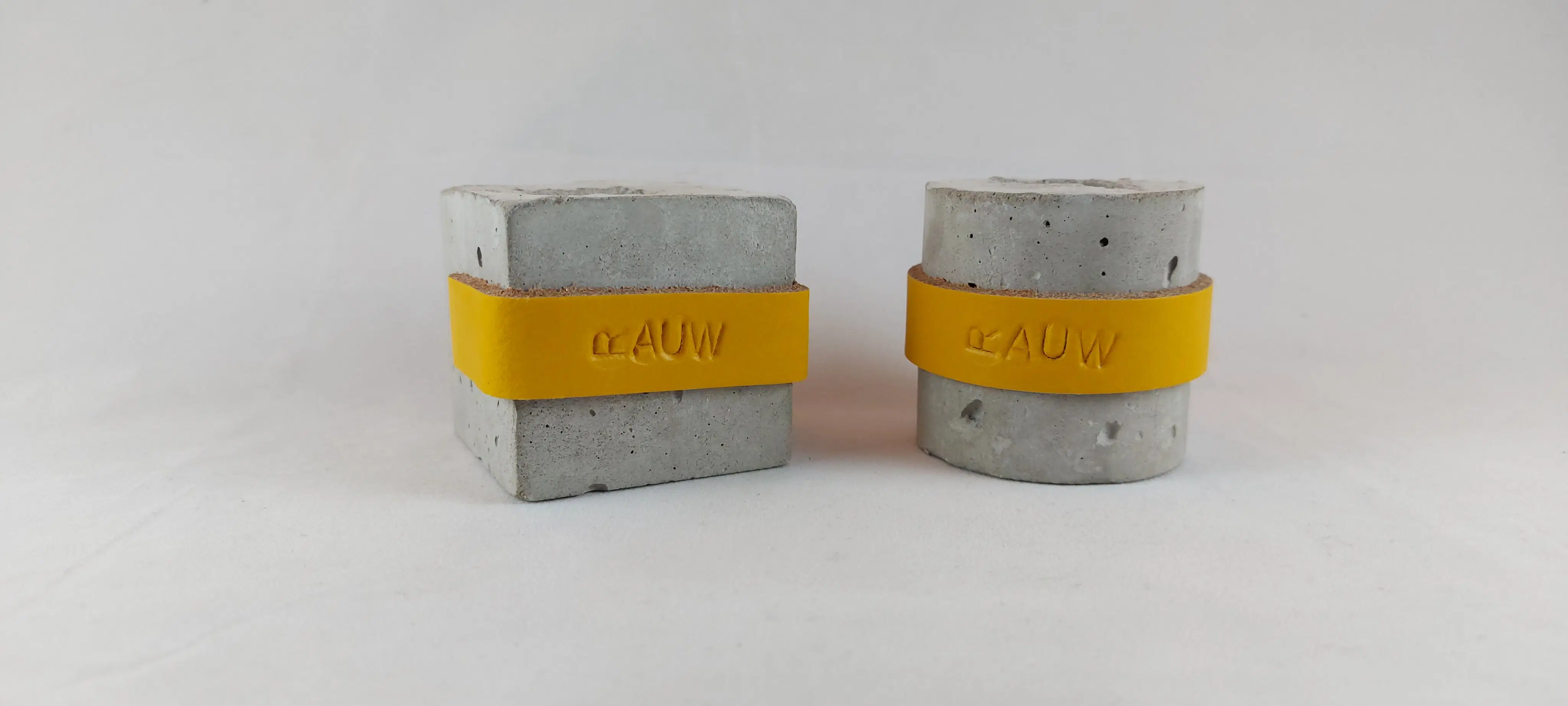 Rohbeton-Design-Kerzenhalter-Set – Ockergelb