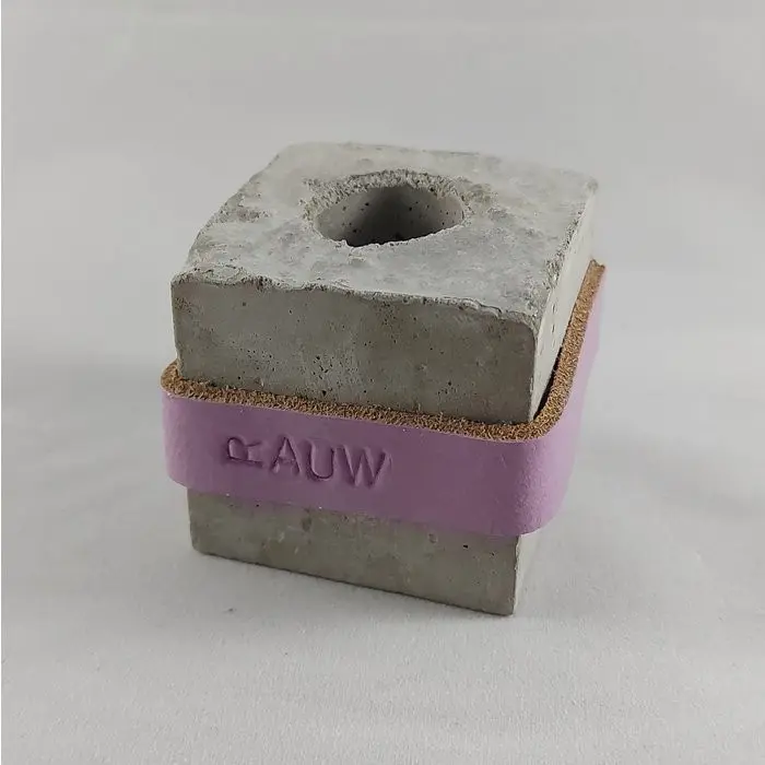 Raw Concrete Design Kerzenhalter Industrial Cement - Lavendel
