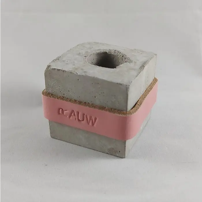 Rohbeton-Design-Kerzenhalter Industriezement - Pink