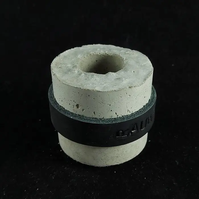 Rohbeton-Design-Kerzenhalter rund Industriezement - schwarz