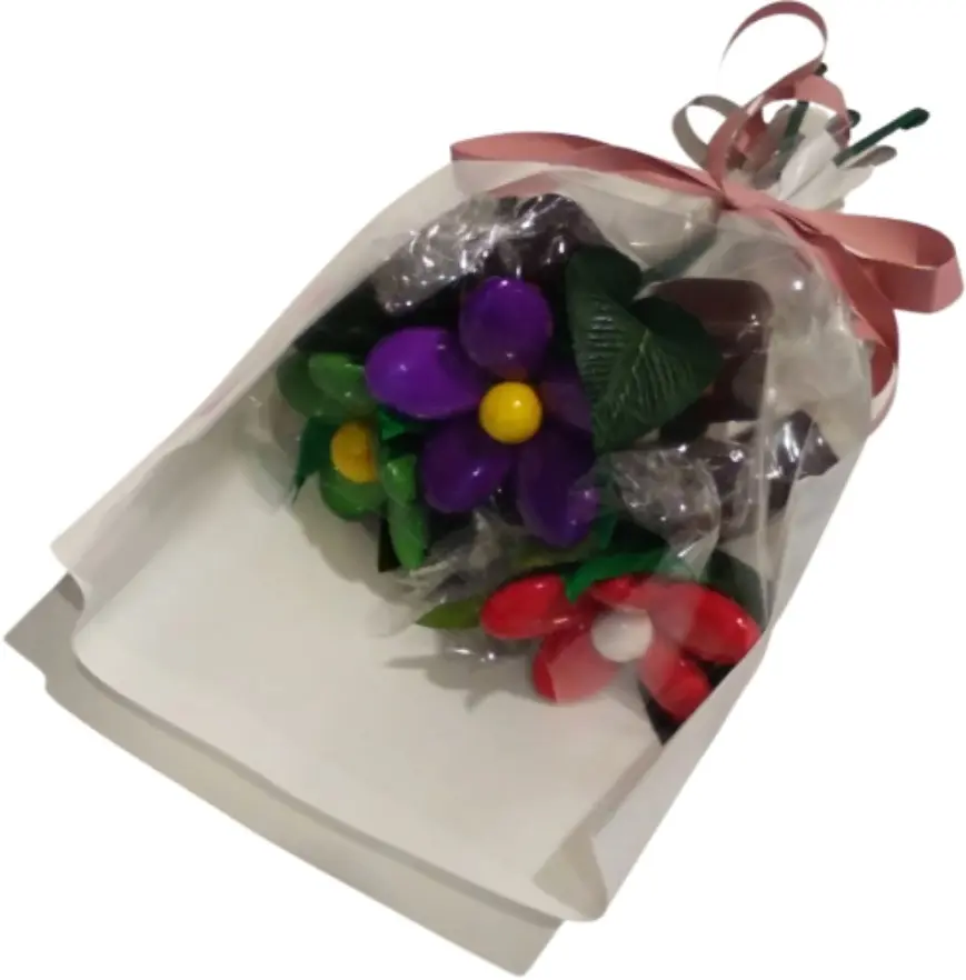 Mini bouquet of chocolates and chocolate dragees assorted colors