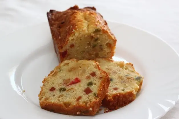 Cake with candied fruits