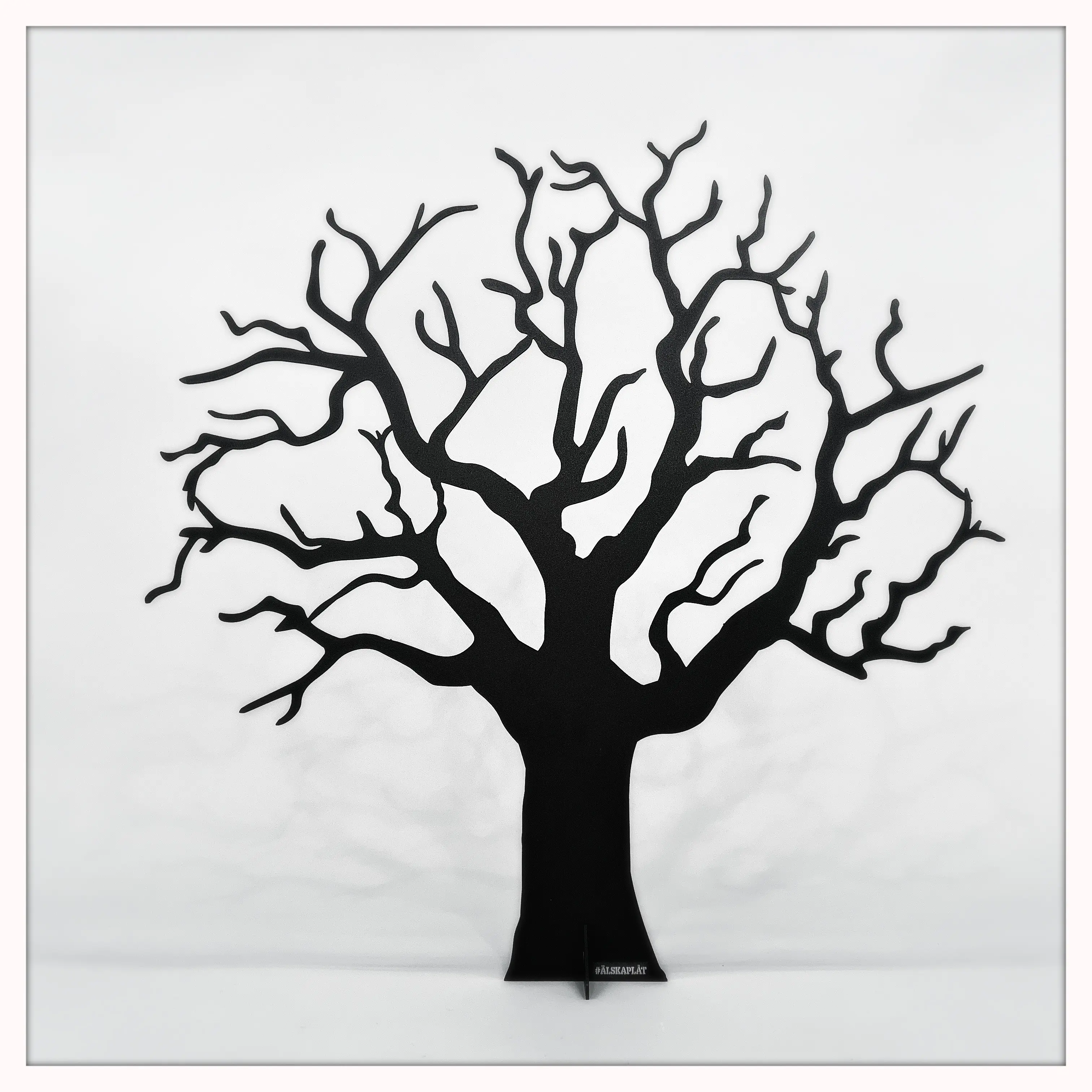 Tree black