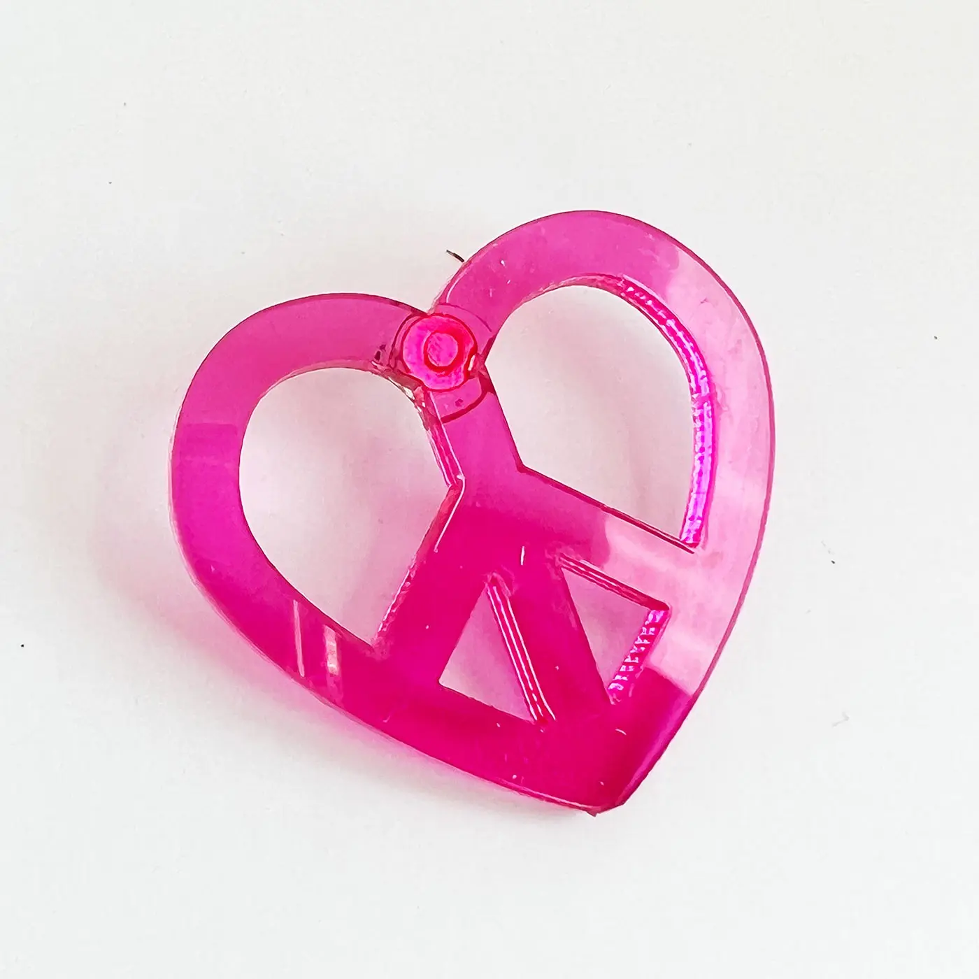 Protest pin Peace & Love