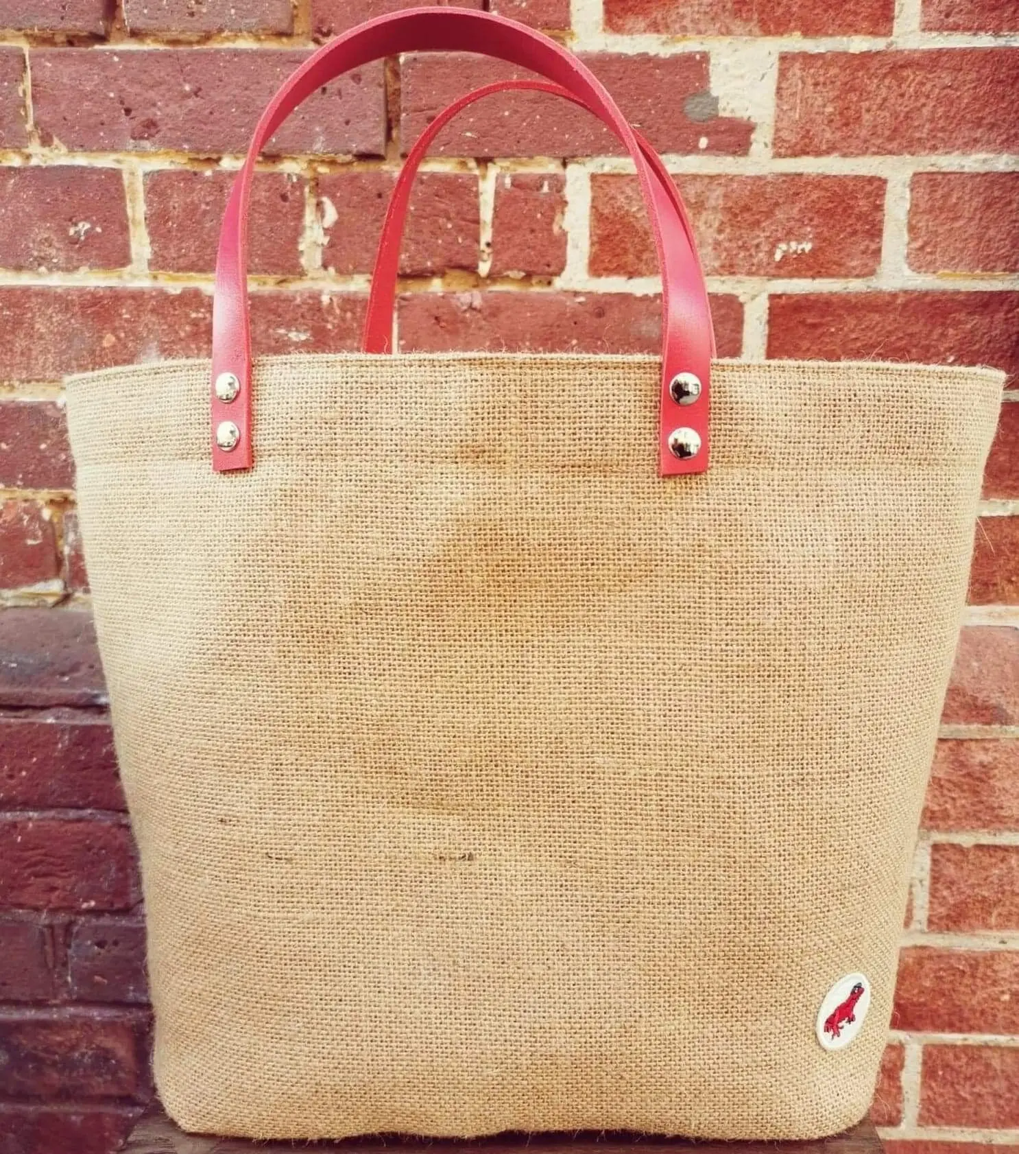Bag, tote, basket in jute with fuchsia handles