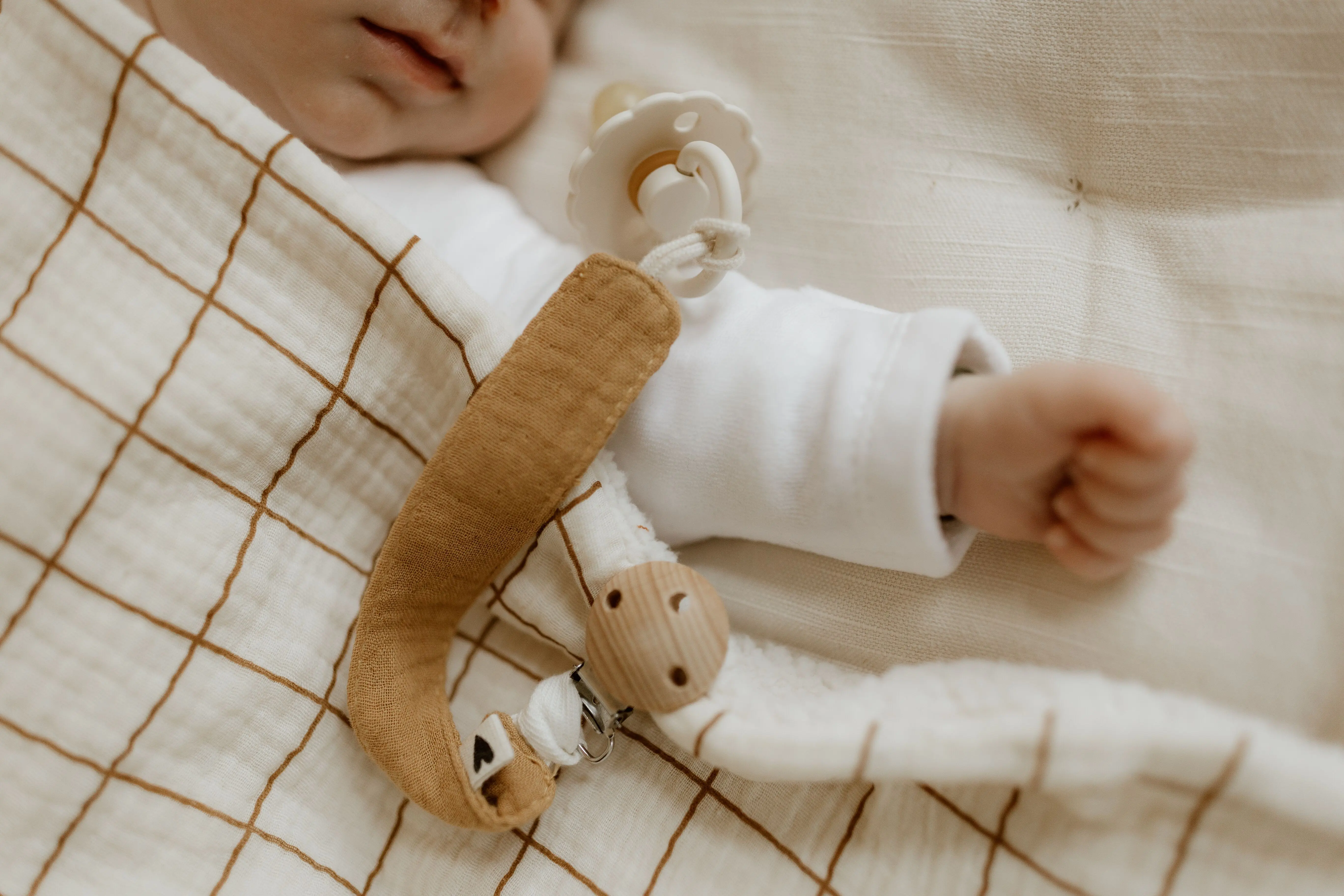 Pacifier clip in camel cotton gauze