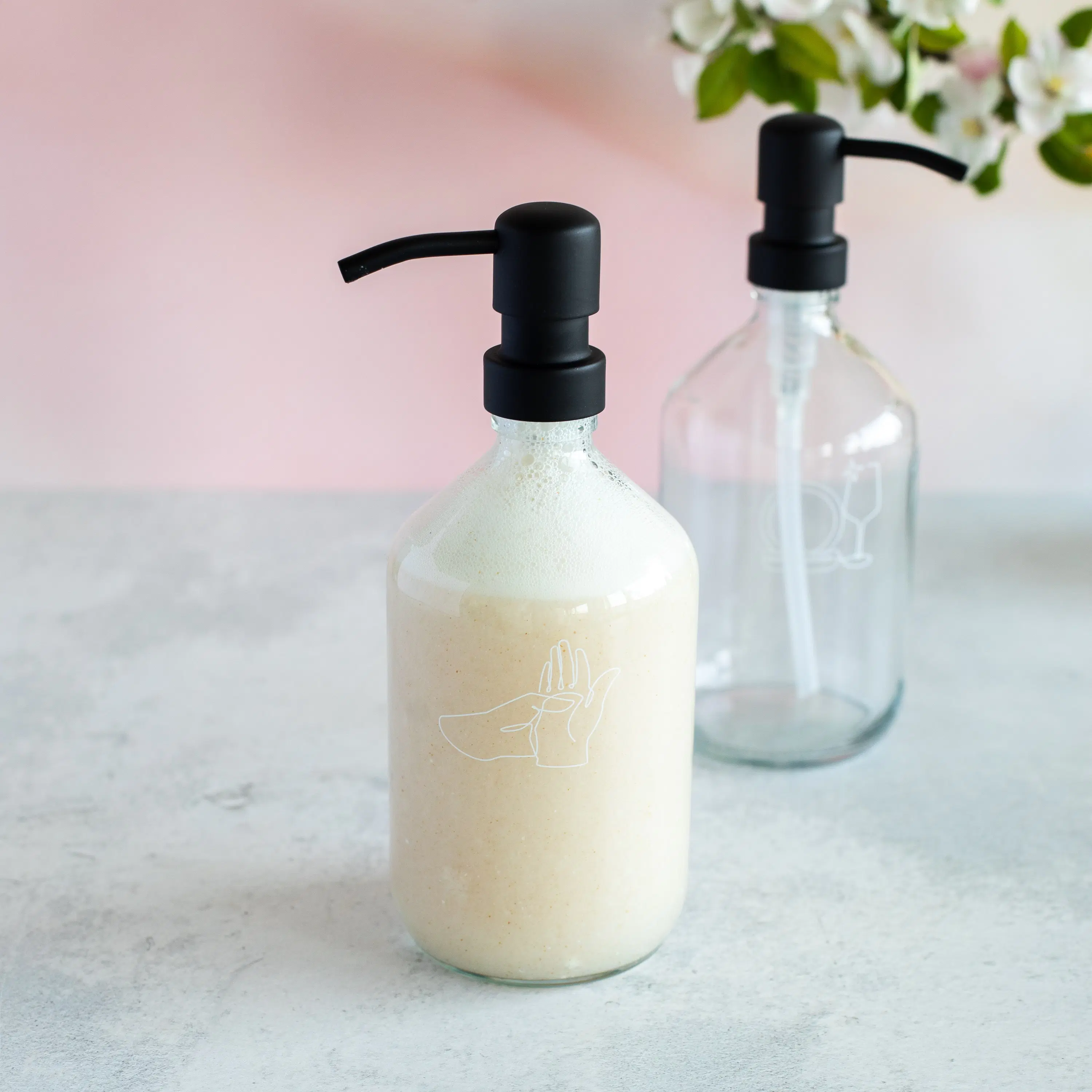 Soap dispenser white glass 500ml - hands + pump dispenser "black"