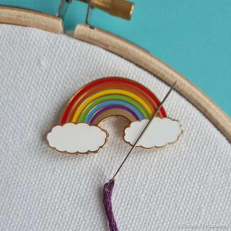 Rainbow Magnetic Needle Minder