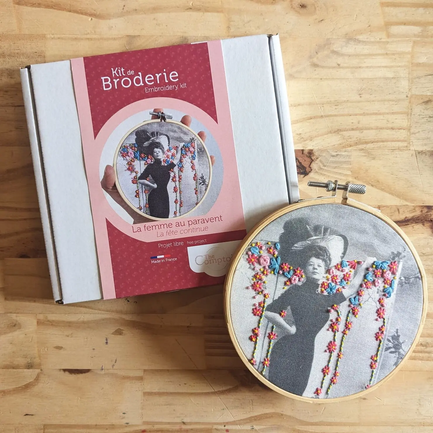 embroidery kit - The woman with the screen