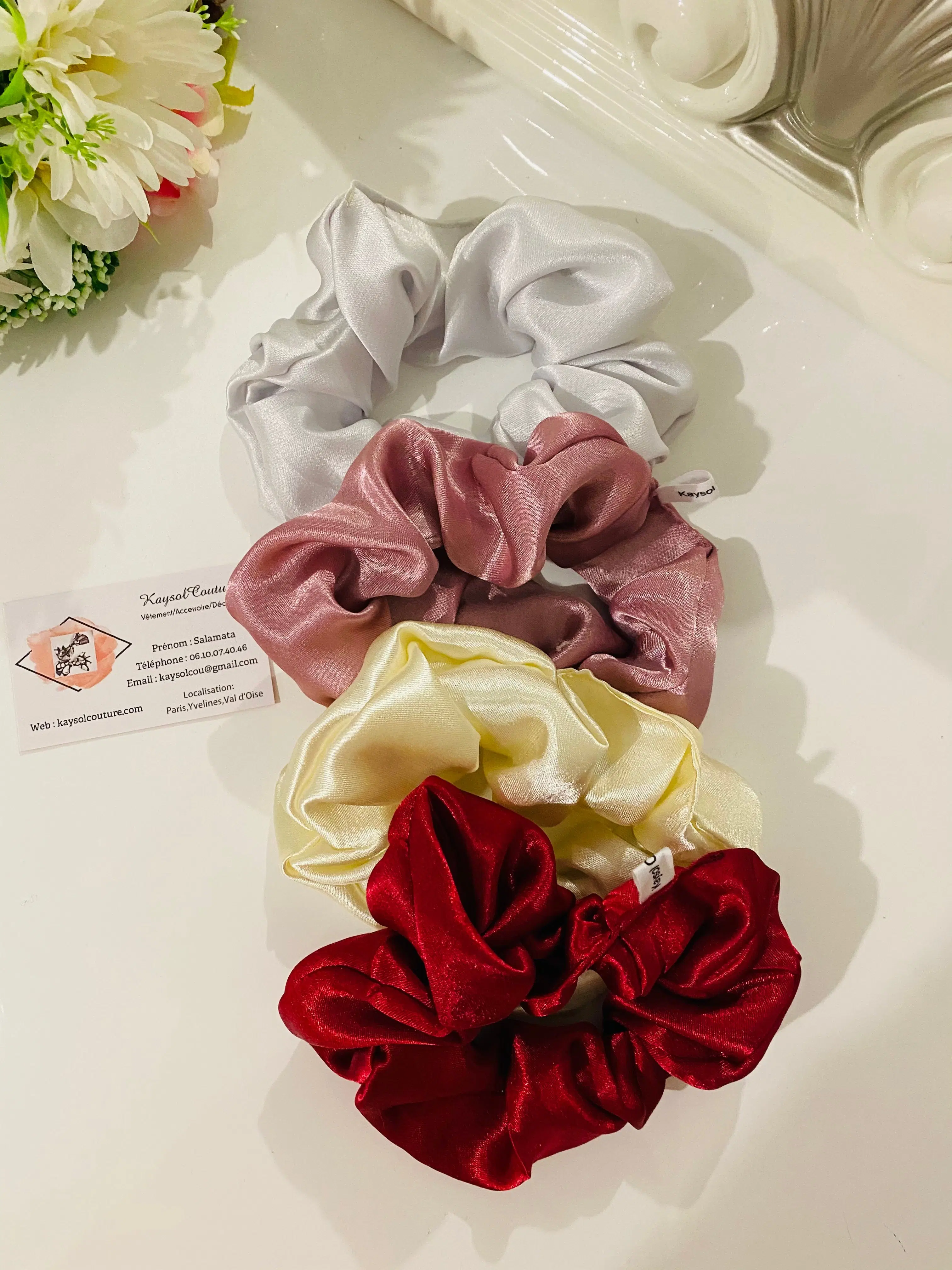 Medium satin scrunchie