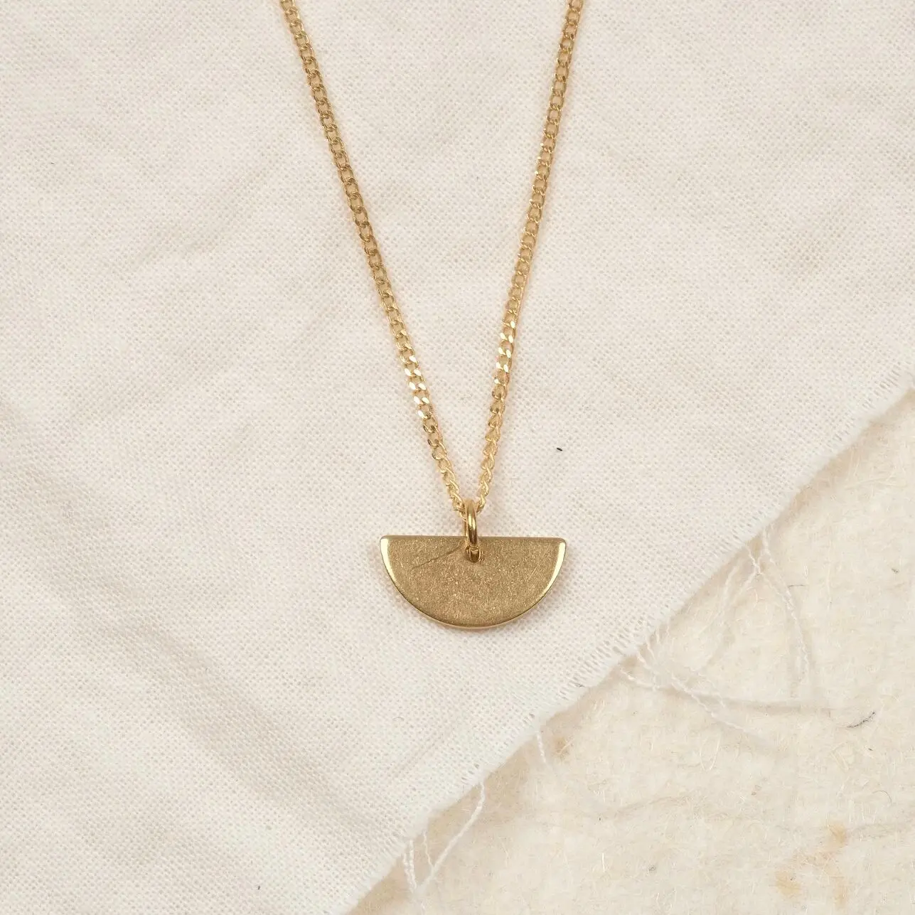 Halskette Messing Schmuck, Nachhaltig, Gold - Half Circle