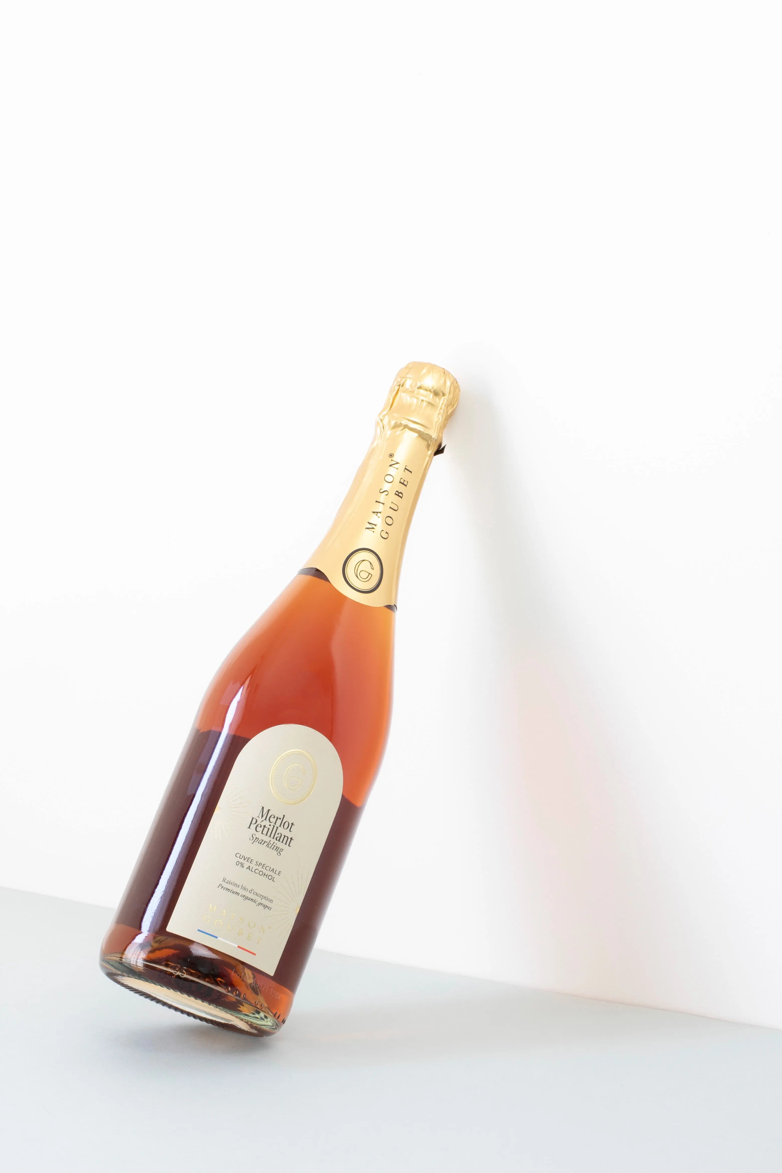 Sparkling organic & alcohol-free cuvée • Merlot grape variety 750ml