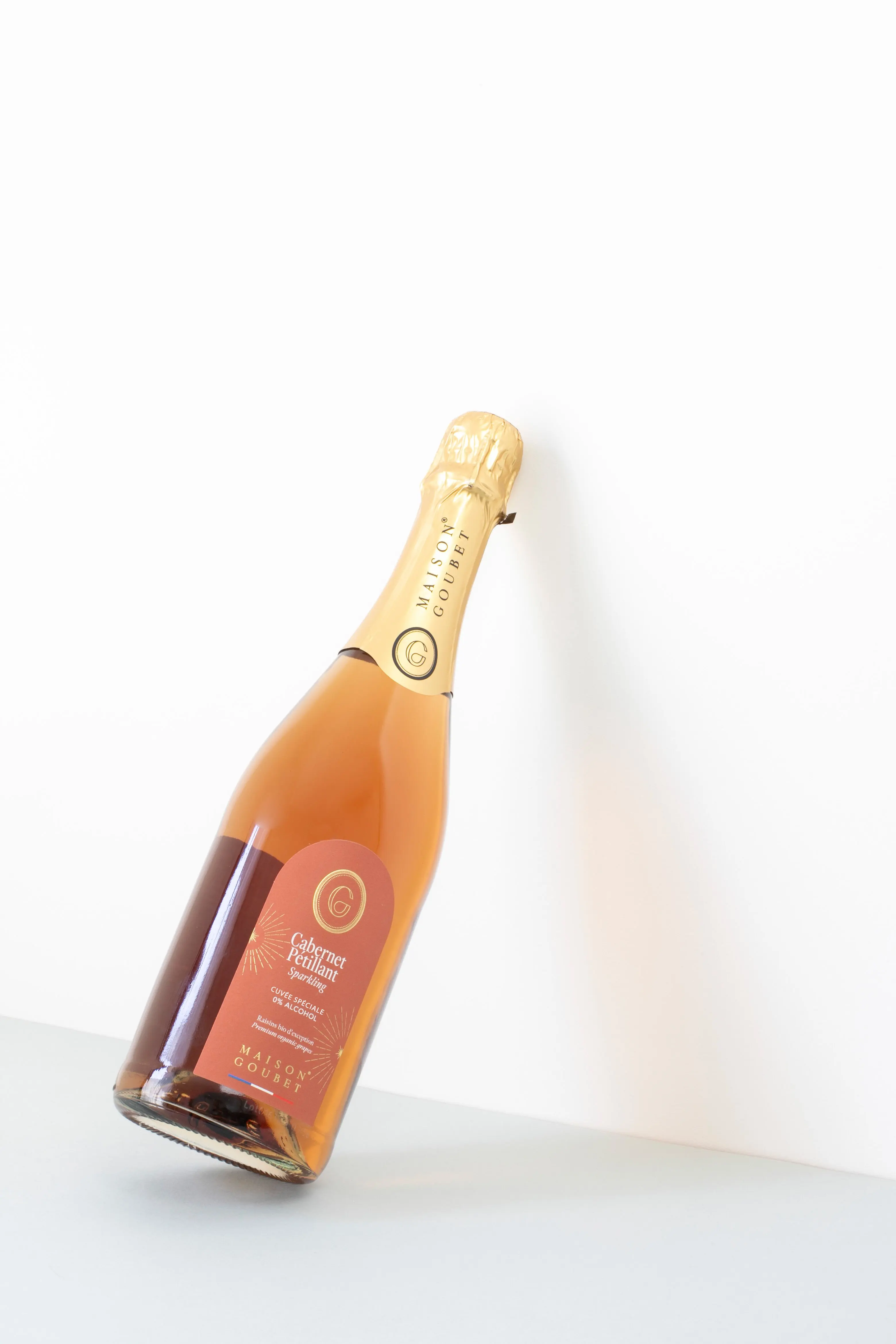 Sparkling organic & alcohol-free cuvée • Cabernet-Sauvignon grape variety 750ml