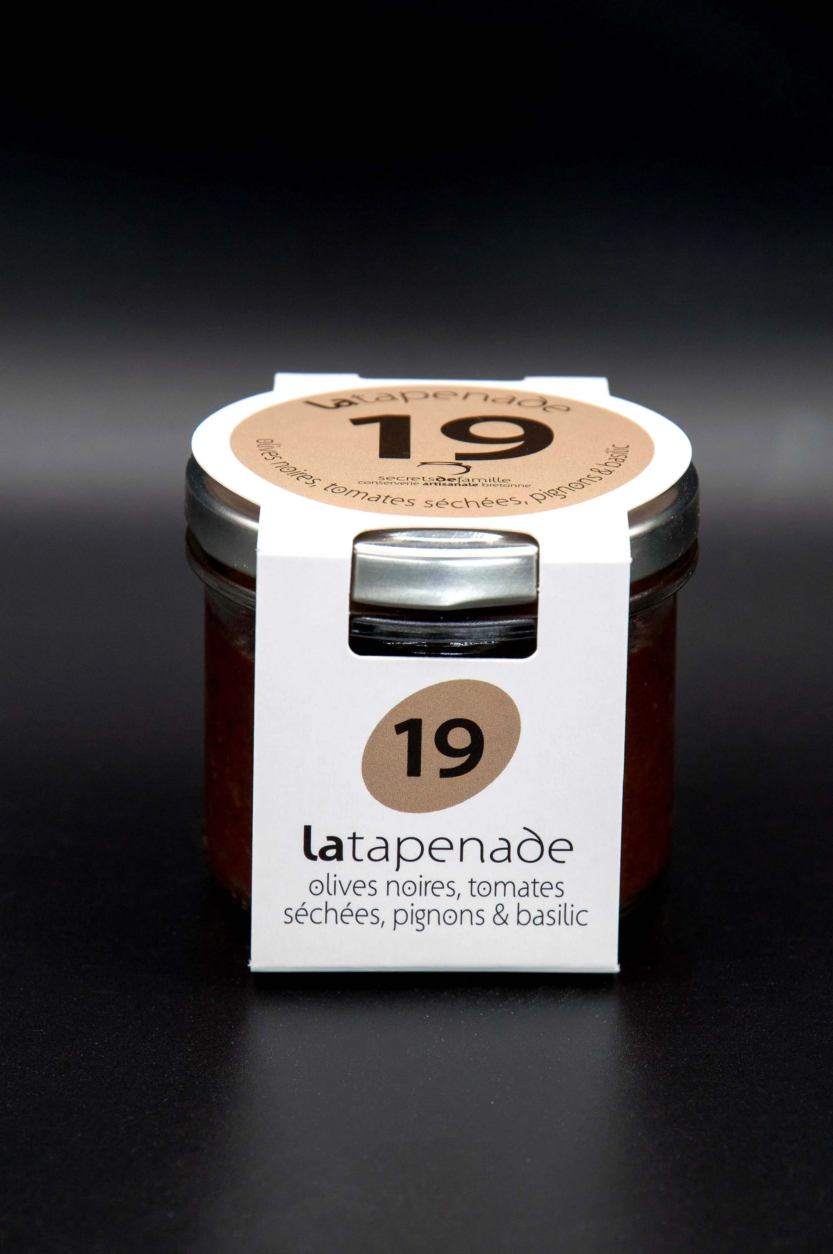 TAPENADE DE ACEITUNAS NEGRAS - TOMATES SECOS, PIÑONES Y ALBAHACA