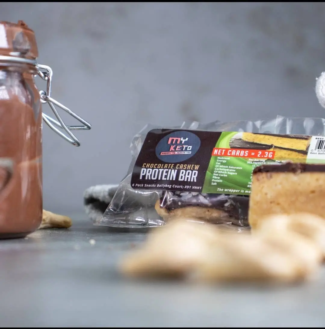 Barretta proteica al cioccolato e anacardi