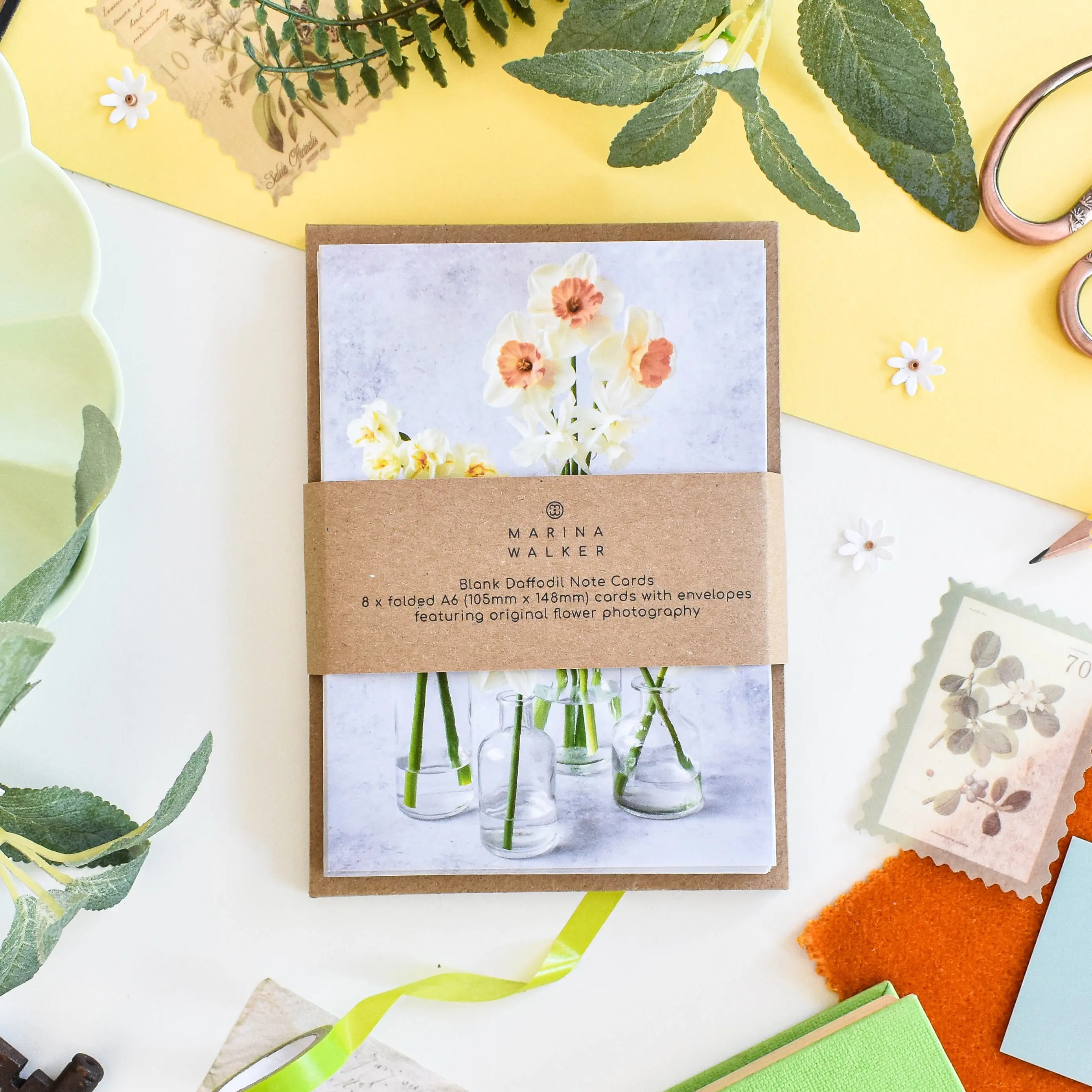 Floral Daffodil Vases Card Pack of 8