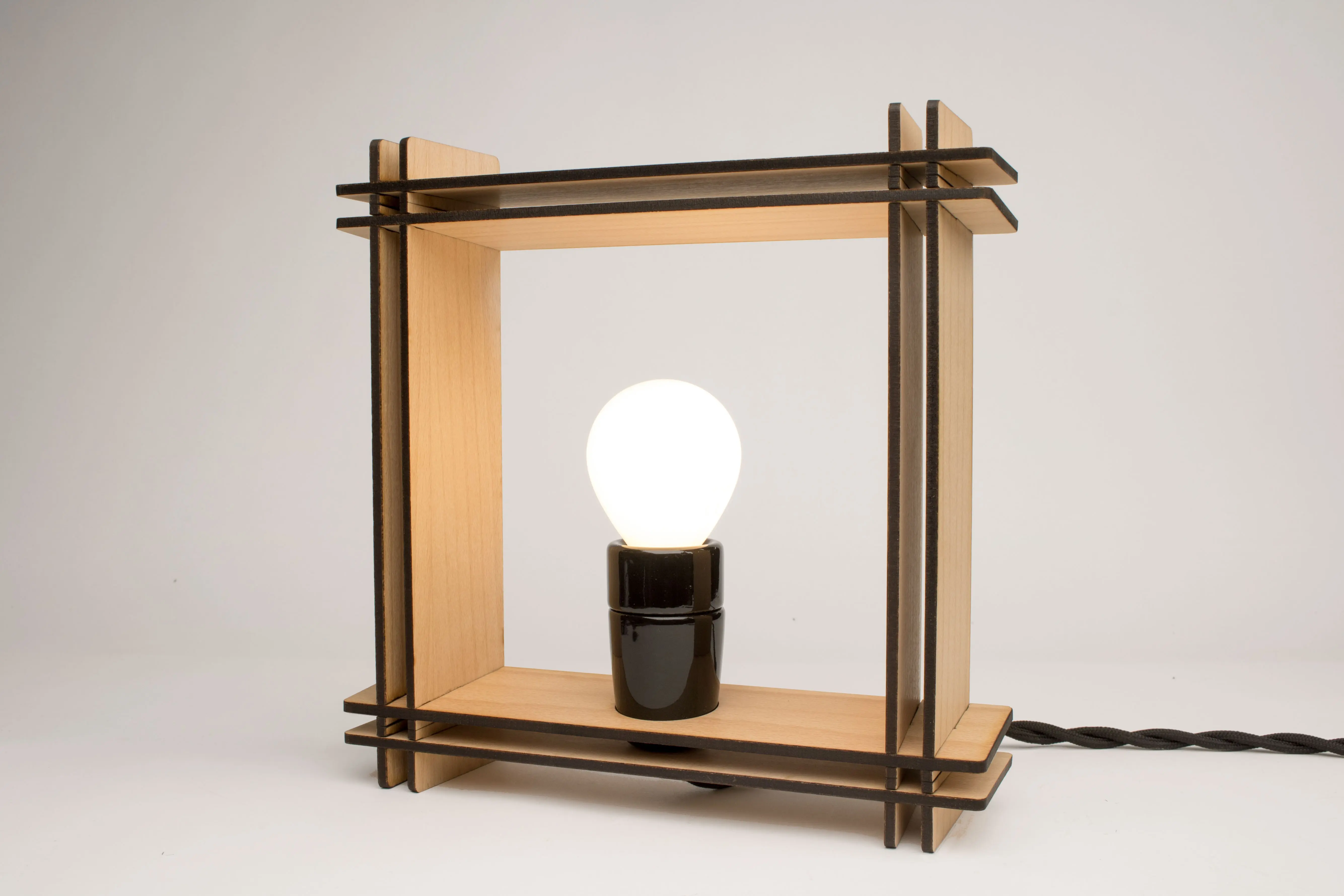 #LAMP Nr. 1 quadratische Buche – Minimalistische dimmbare Tischlampe – Weihnachtsgeschenk