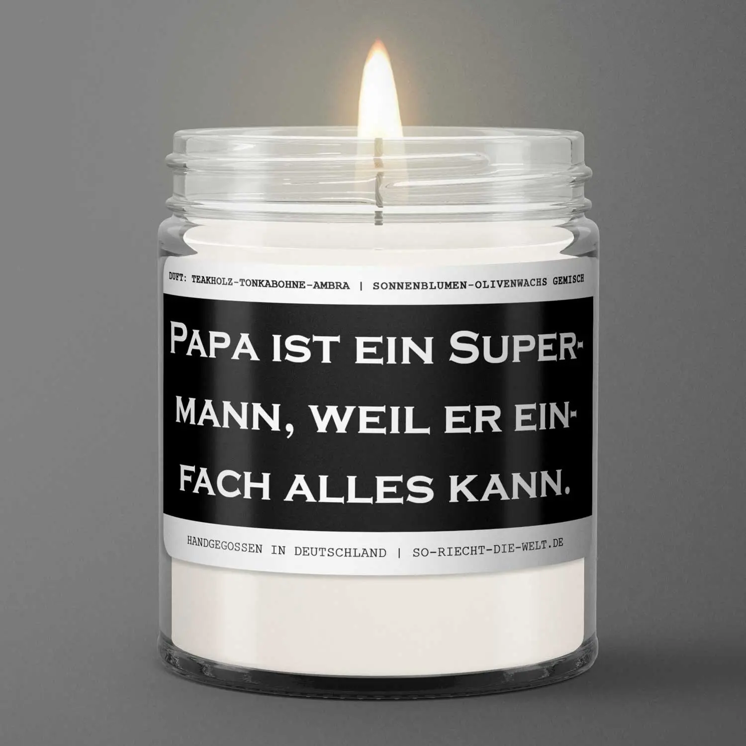 Vela perfumada Papá "Papá es un superhombre porque puede con todo". Aroma: teca, haba tonka, ámbar gris.