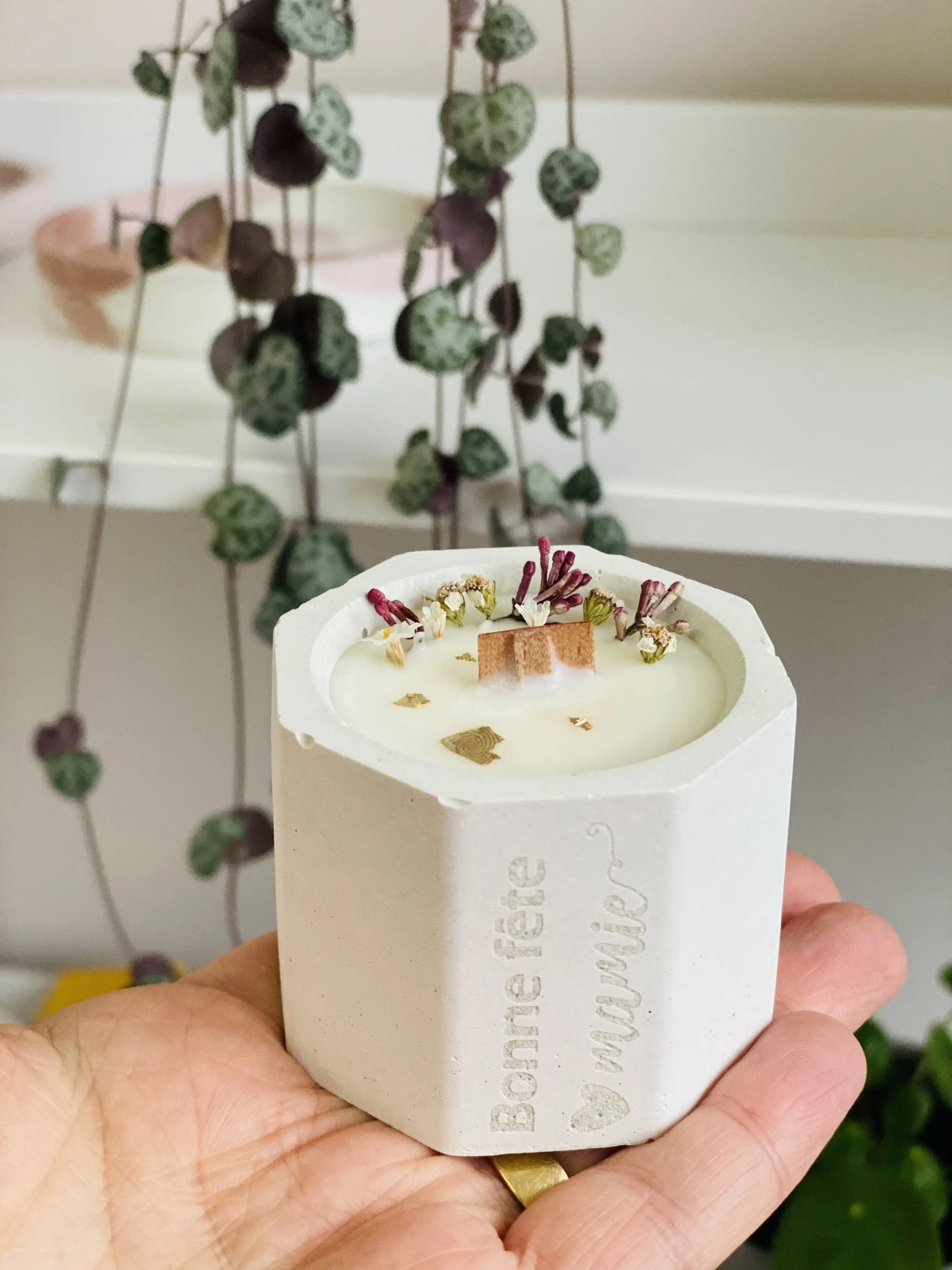 Granny Gift | Happy Grandmother's Day | Floral Soy candle with golden leaves