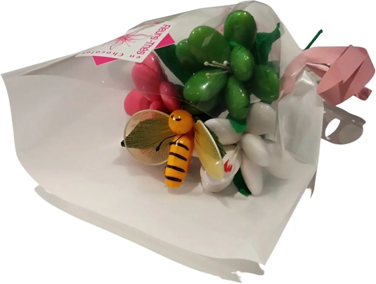 Mini bouquet bee or ladybug and freesia chocolate dragees