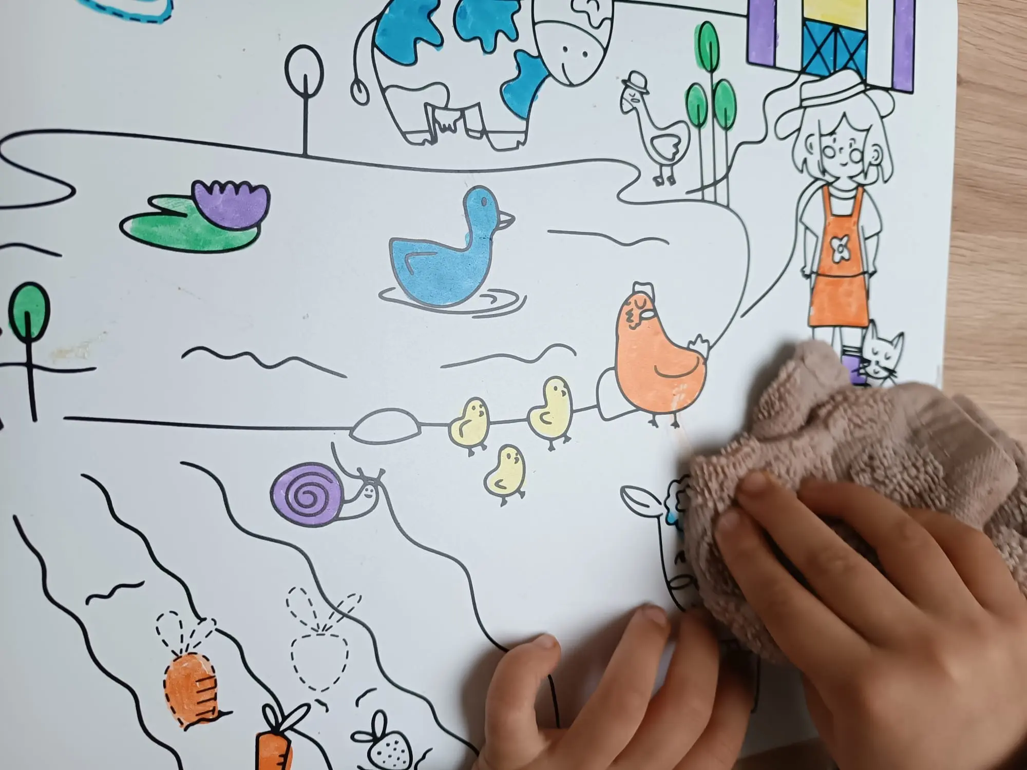Set of 10 infinitely colorable placemats for children