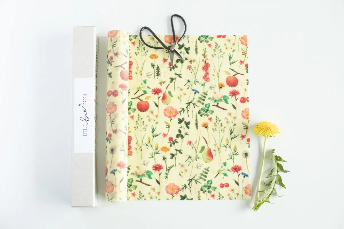 Organic beeswax roll - orchard meadow
