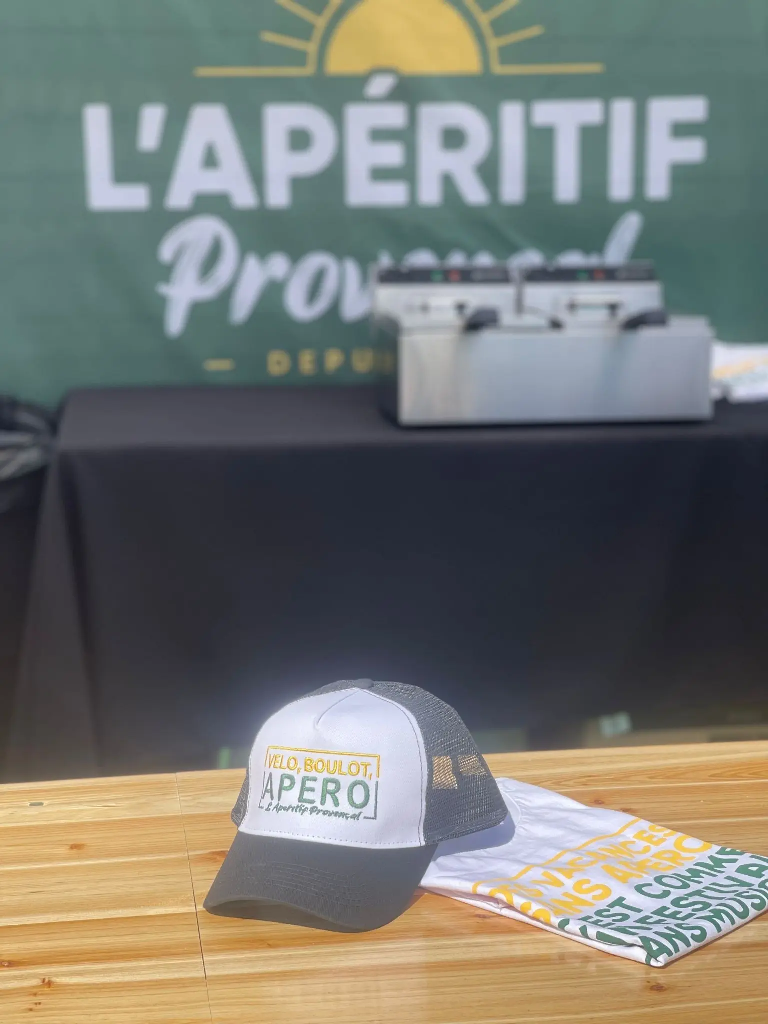 Aperitif Provenzalisches T-Shirt: Ein Urlaub ohne Aperitif ist wie ein Festival ohne Musik