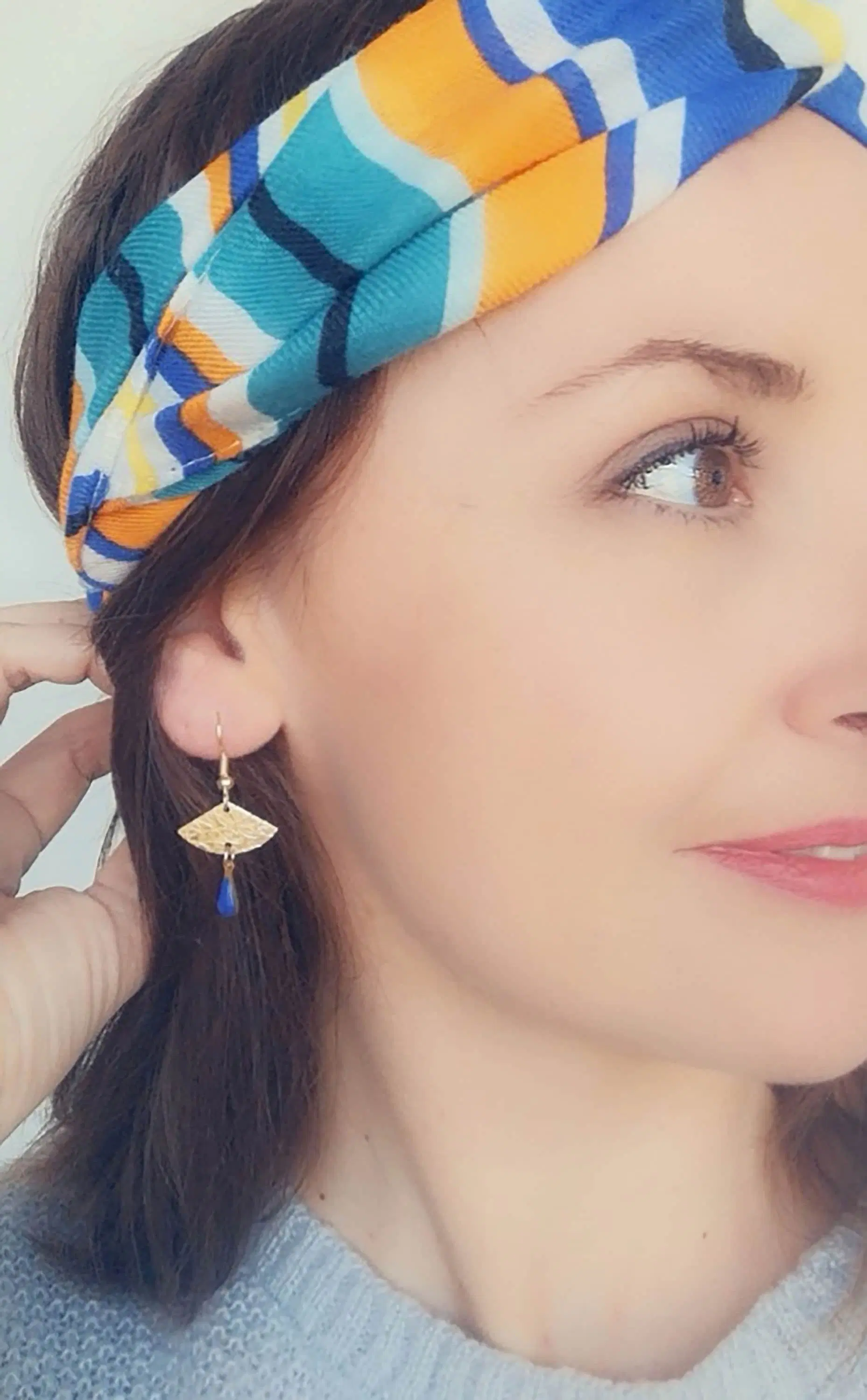 Golden fan earrings - discreet earrings - royal blue EVA model