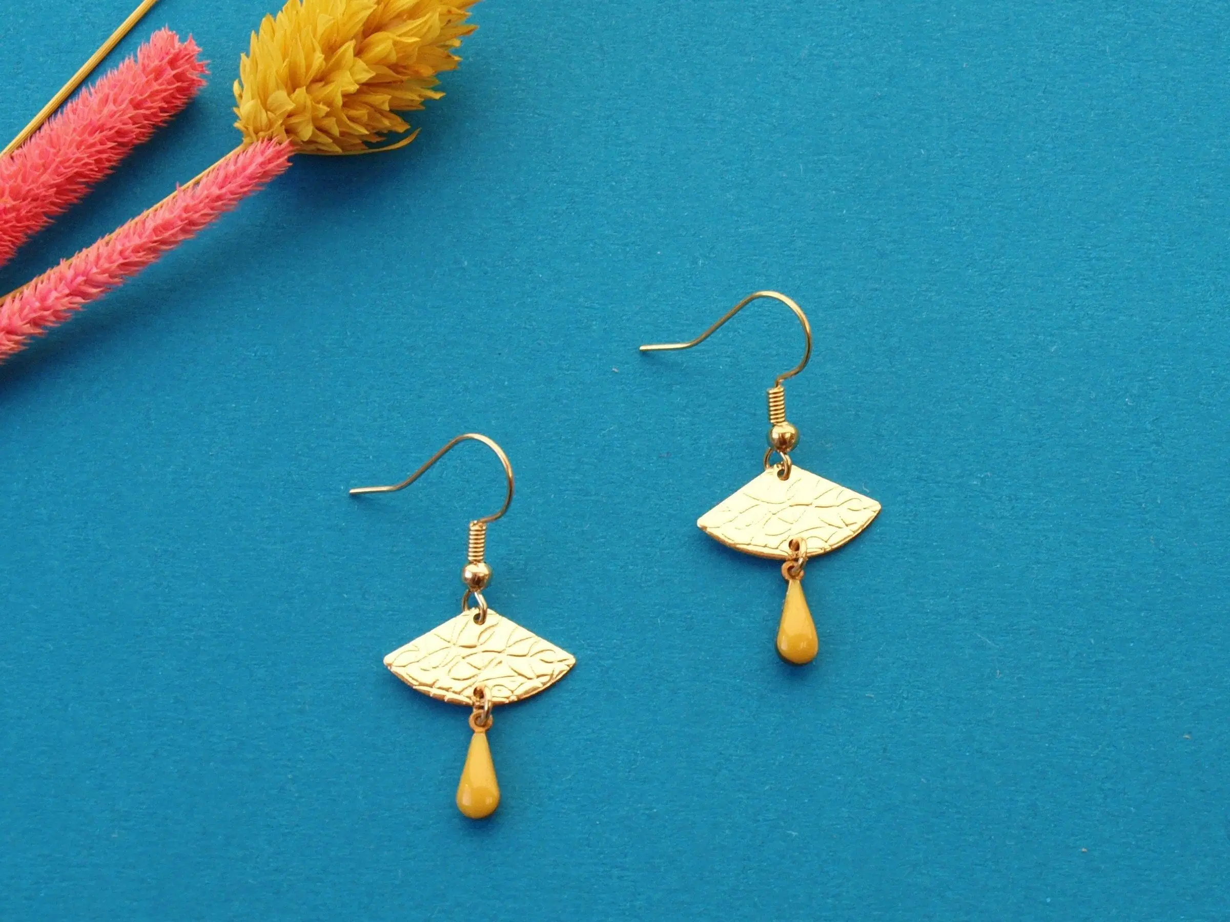 Golden mustard yellow and gold earrings - small discreet golden earrings - EVA model