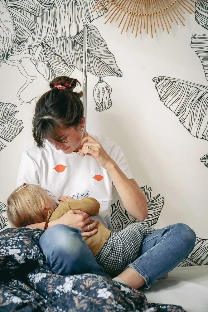 Breastfeeding T-shirt - May