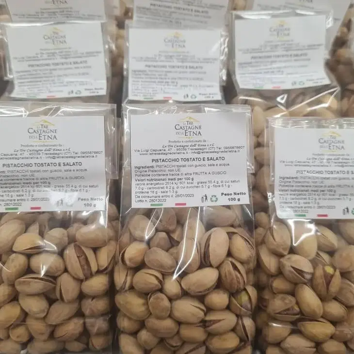 Toasted and salted pistachio 100g pack.