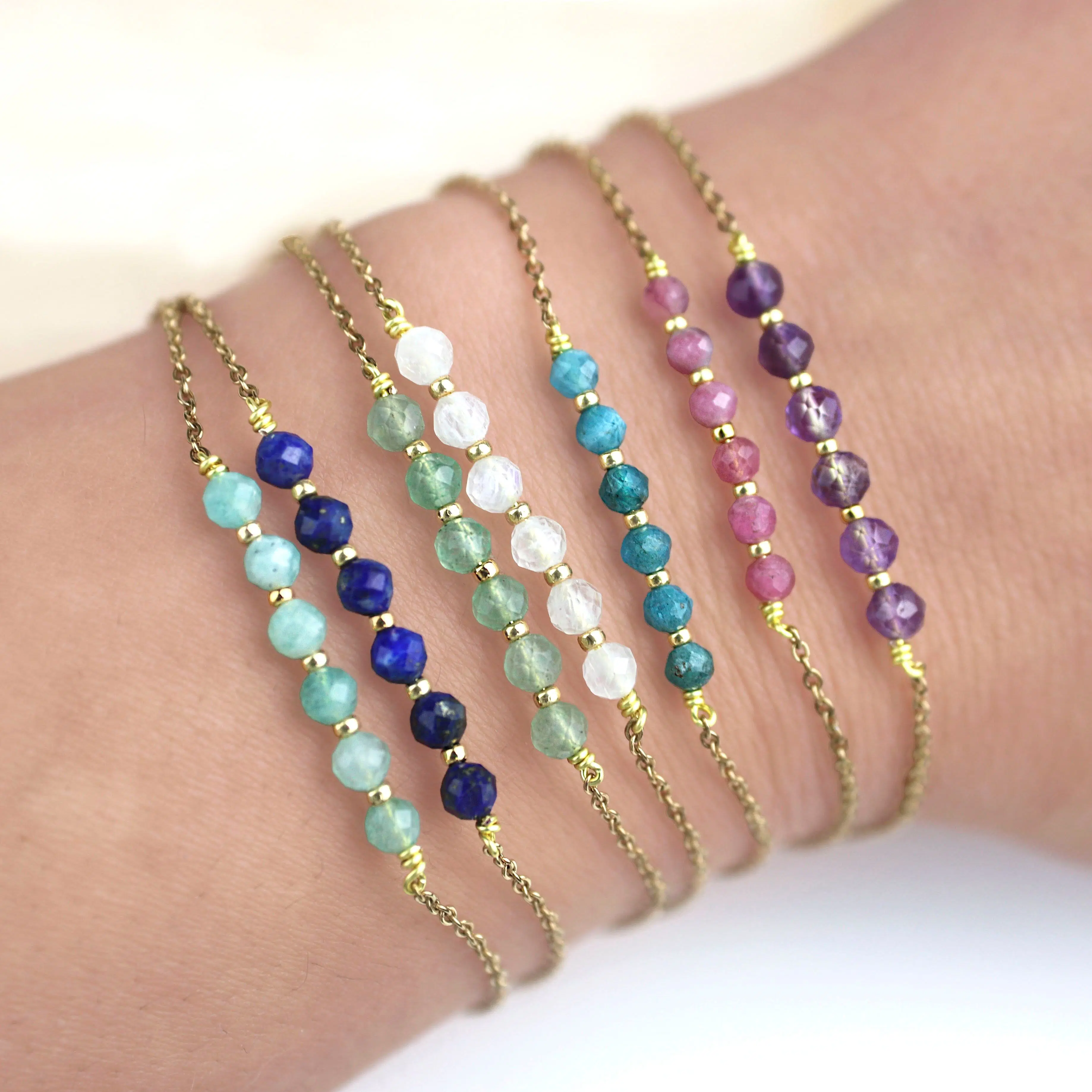 Women's bracelet with natural stones and gold stainless steel chain, minimalist jewelry gift