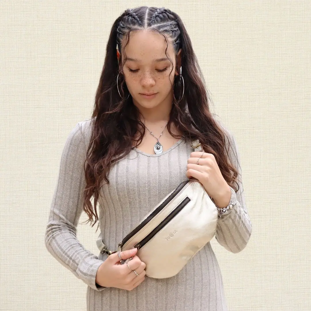 Sac banane coloré en cuir recyclé - BANANE GAIA