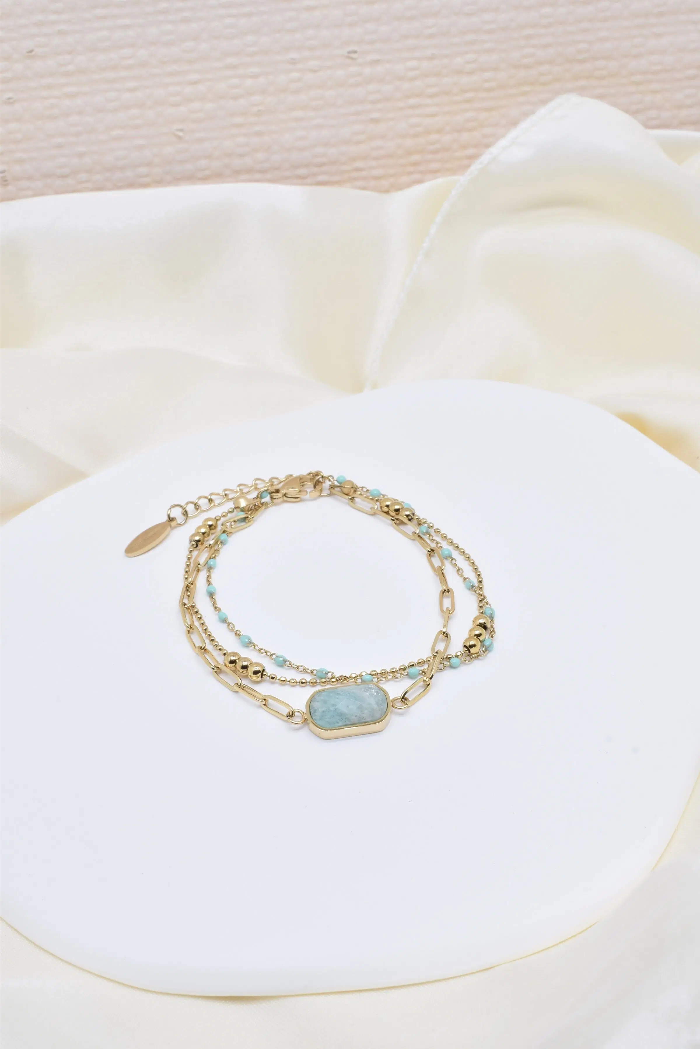 Bracelet trois rangs en acier doré - BR210105OR