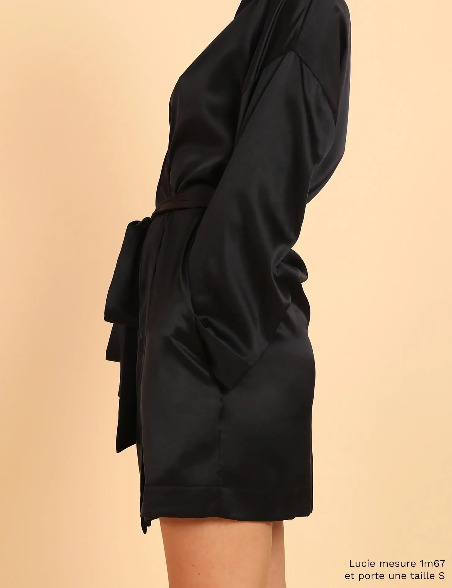 Black kimono