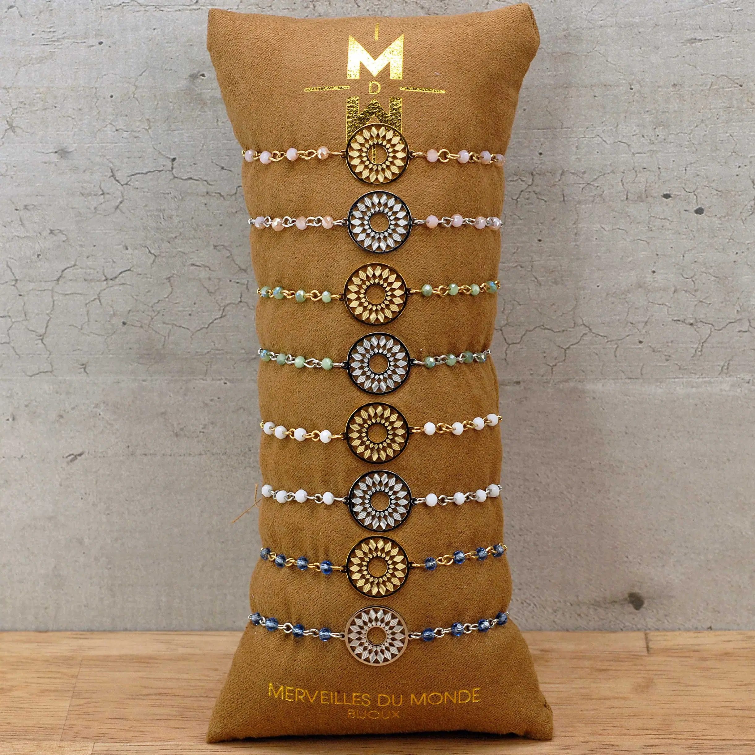 Cushion of 8 Stainless Steel Bracelets