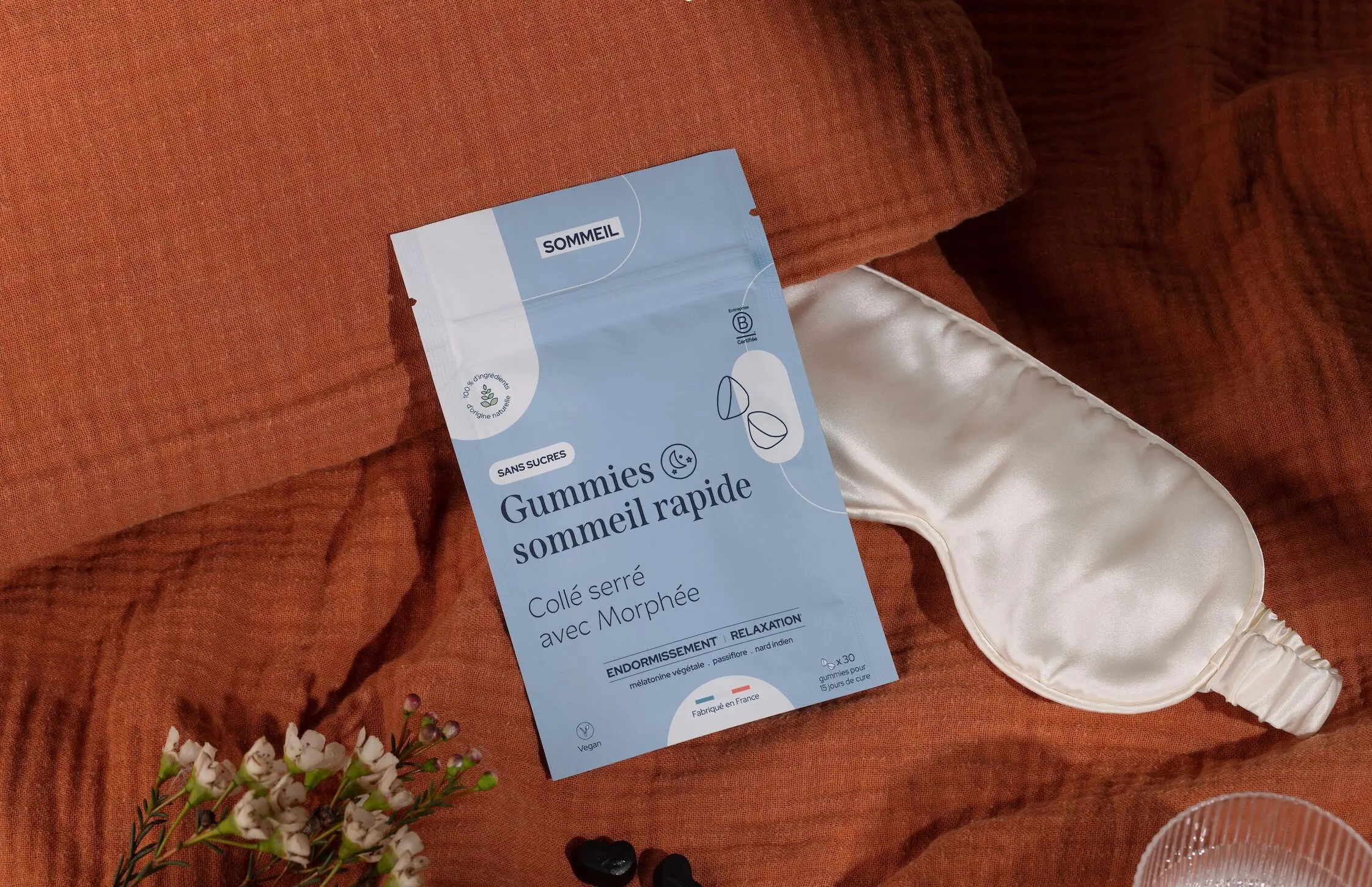 GUMMIES SOMMEIL RAPIDE SANS SUCRES - ENDORMISSEMENT, MELATONINE,  CHARGE MENTALE | Un trio de plantes enrichi en mélatonine végétale pour un endormissement plus rapide - 15 jours - 2 gummies/jour