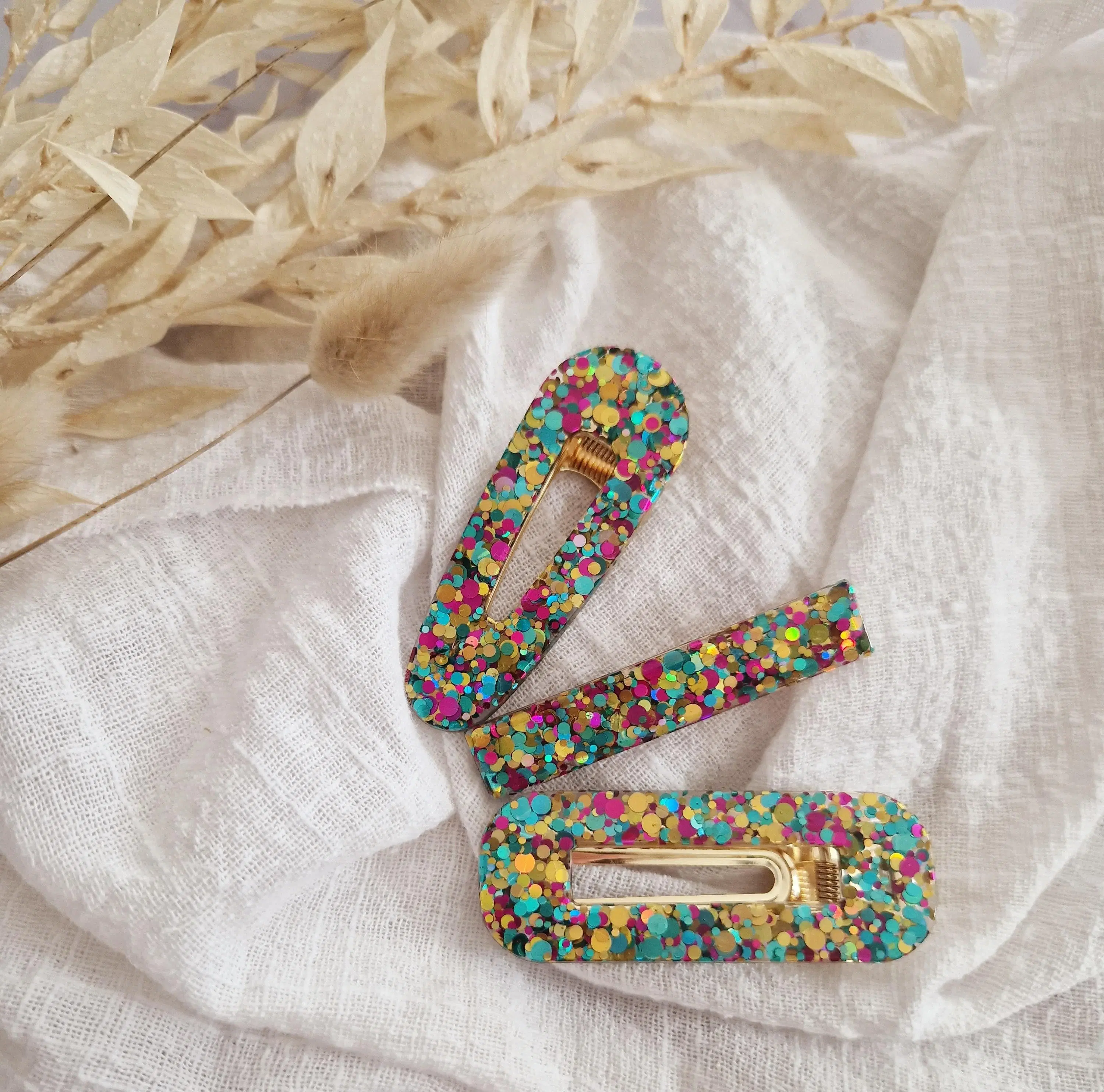 Harlequin resin hair clip