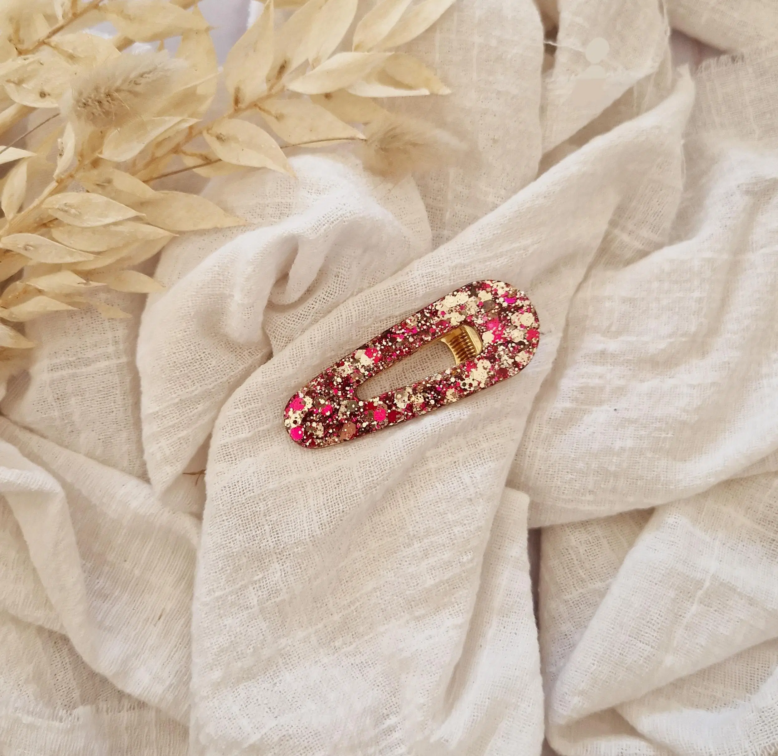 Raspberry/gold resin barrette